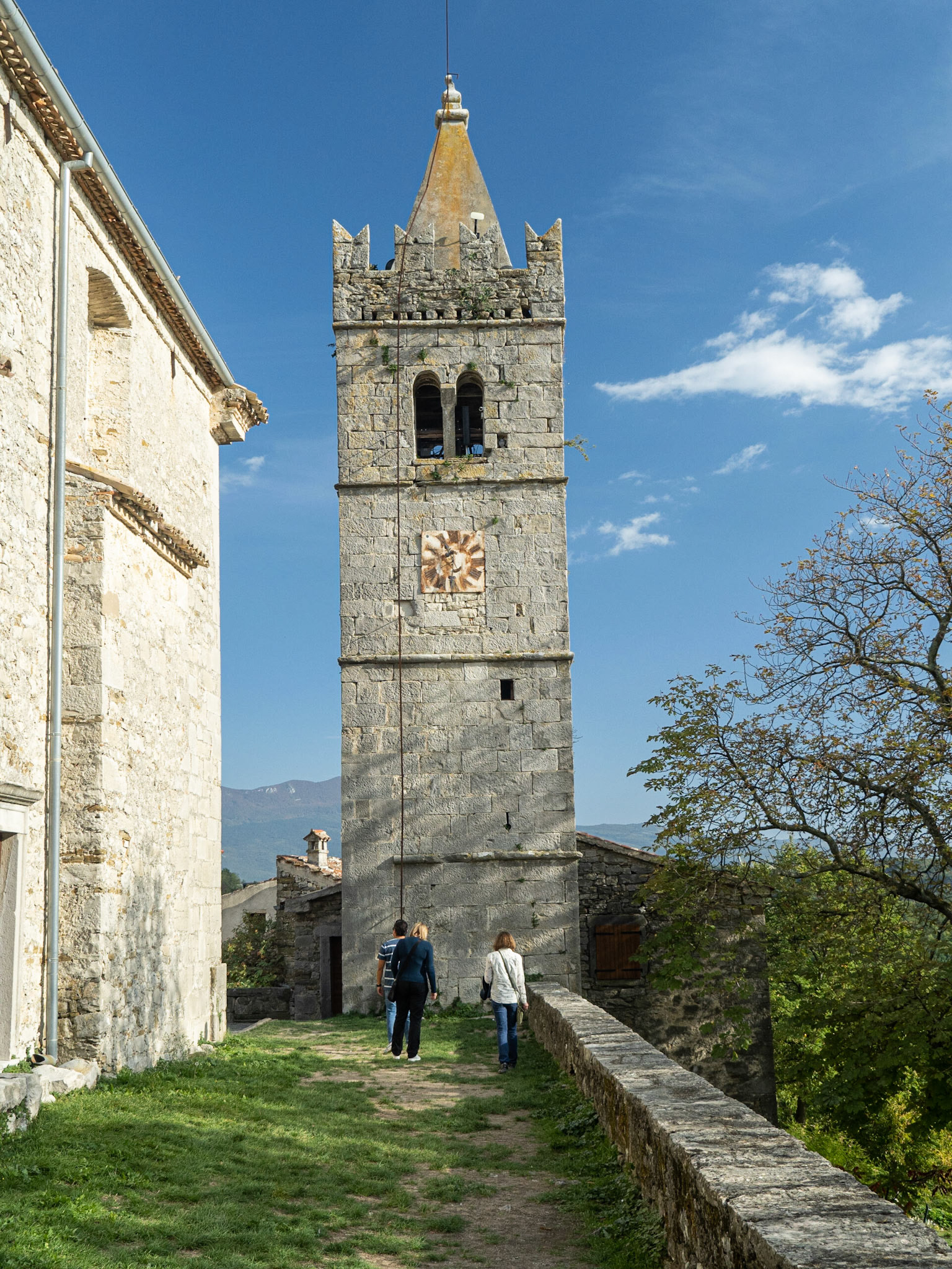 Church Tower, Hum