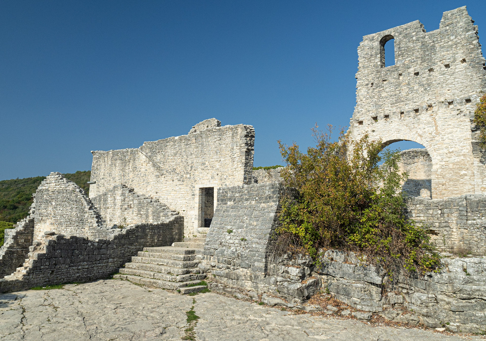 Church of St Sophia (1200s), Dvigrad