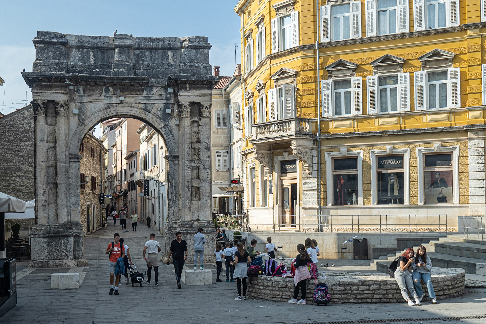 Triumphal Arch of the Sergi, Pula