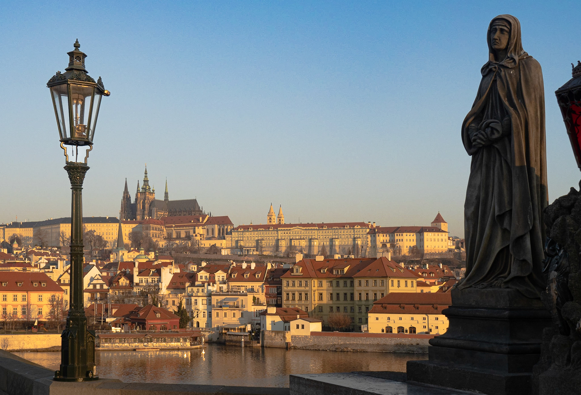 Hradčany (Prague Castle) from Charles Bridge