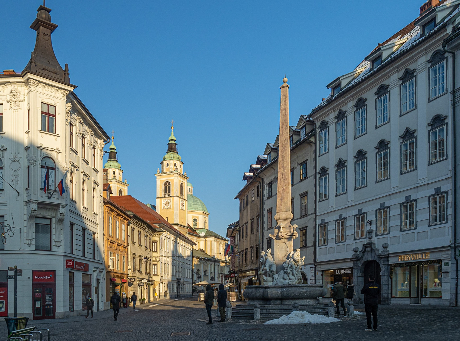 Mestni Square and Robba Fountain
