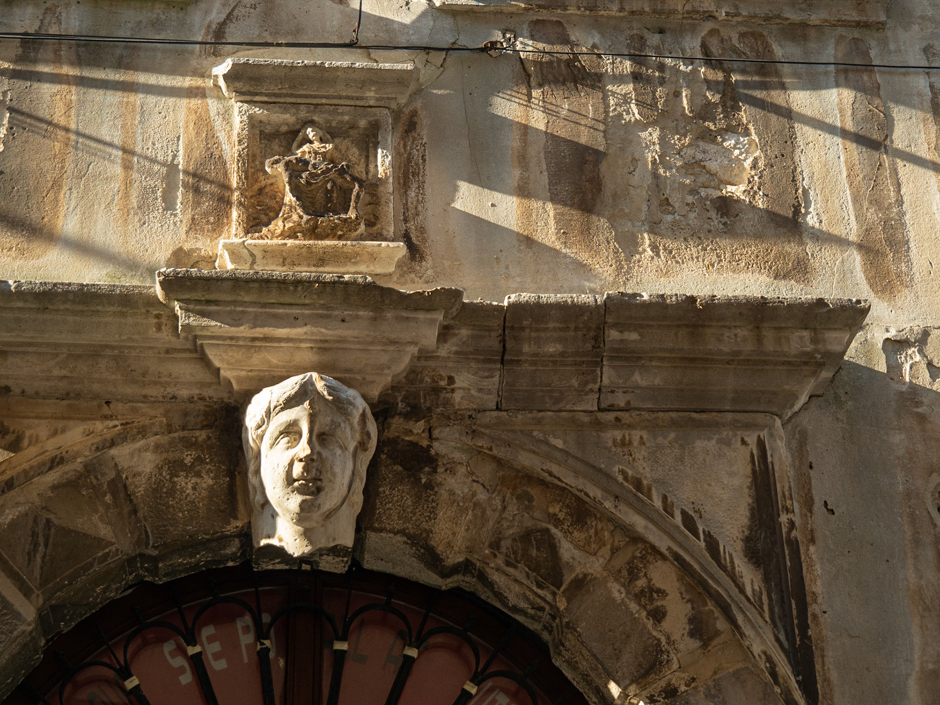 Doorway Arch, Rovinj