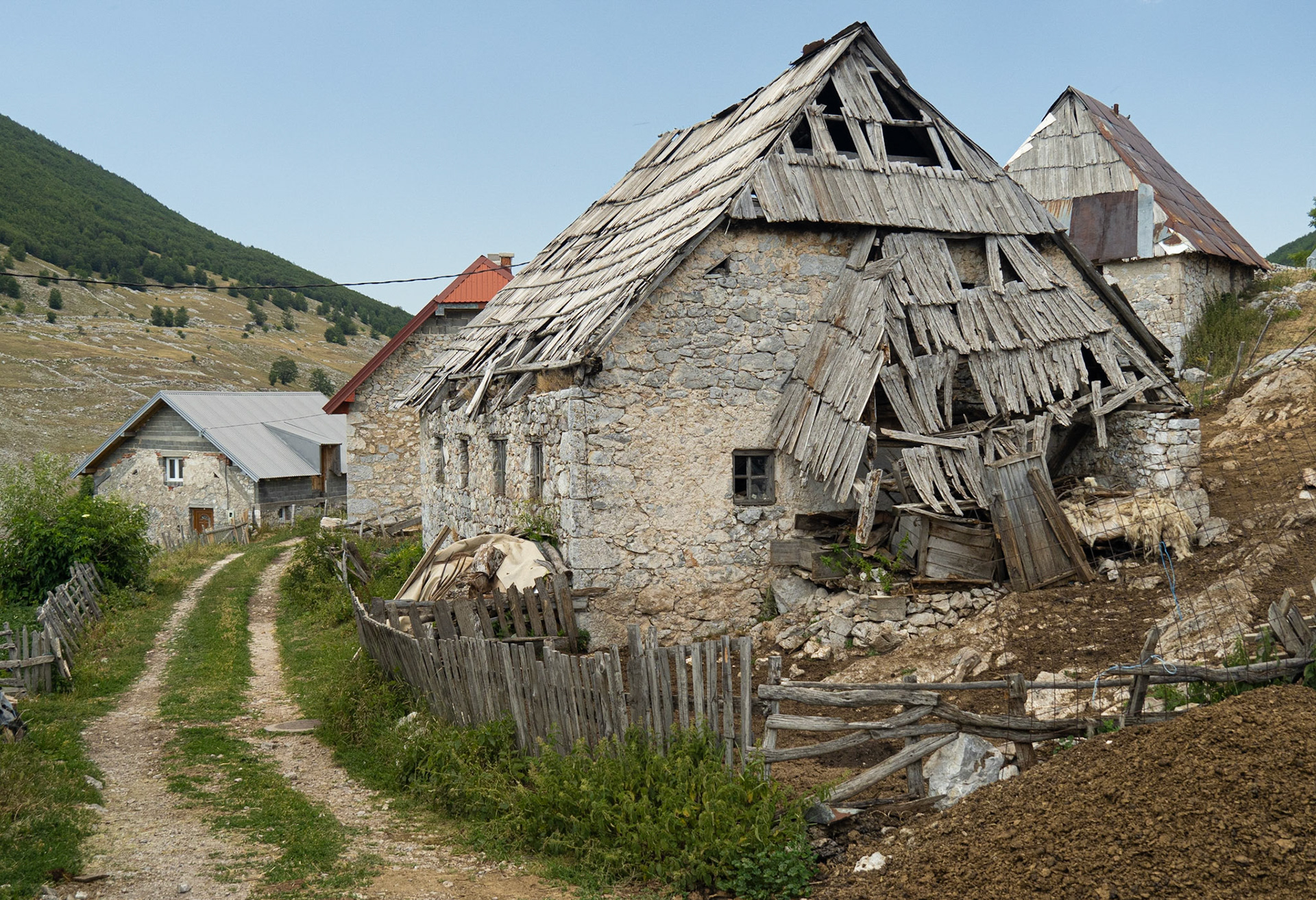 Houses in Lukomir