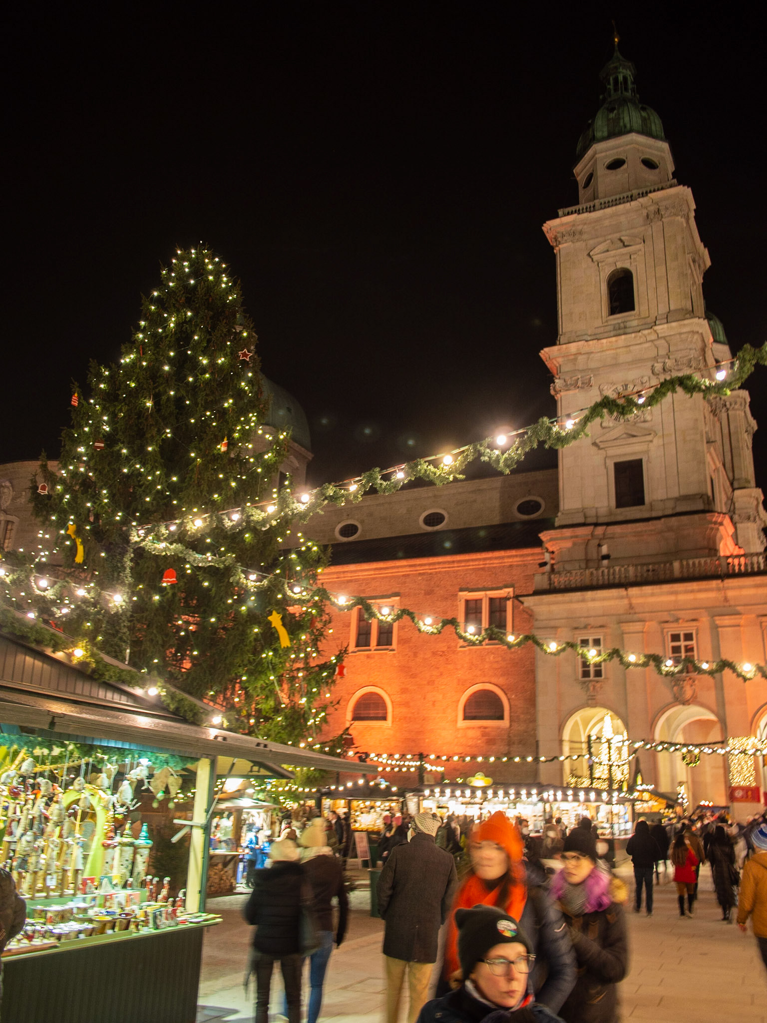 Salzburg: Dom-Residenzplatz Christmas Market