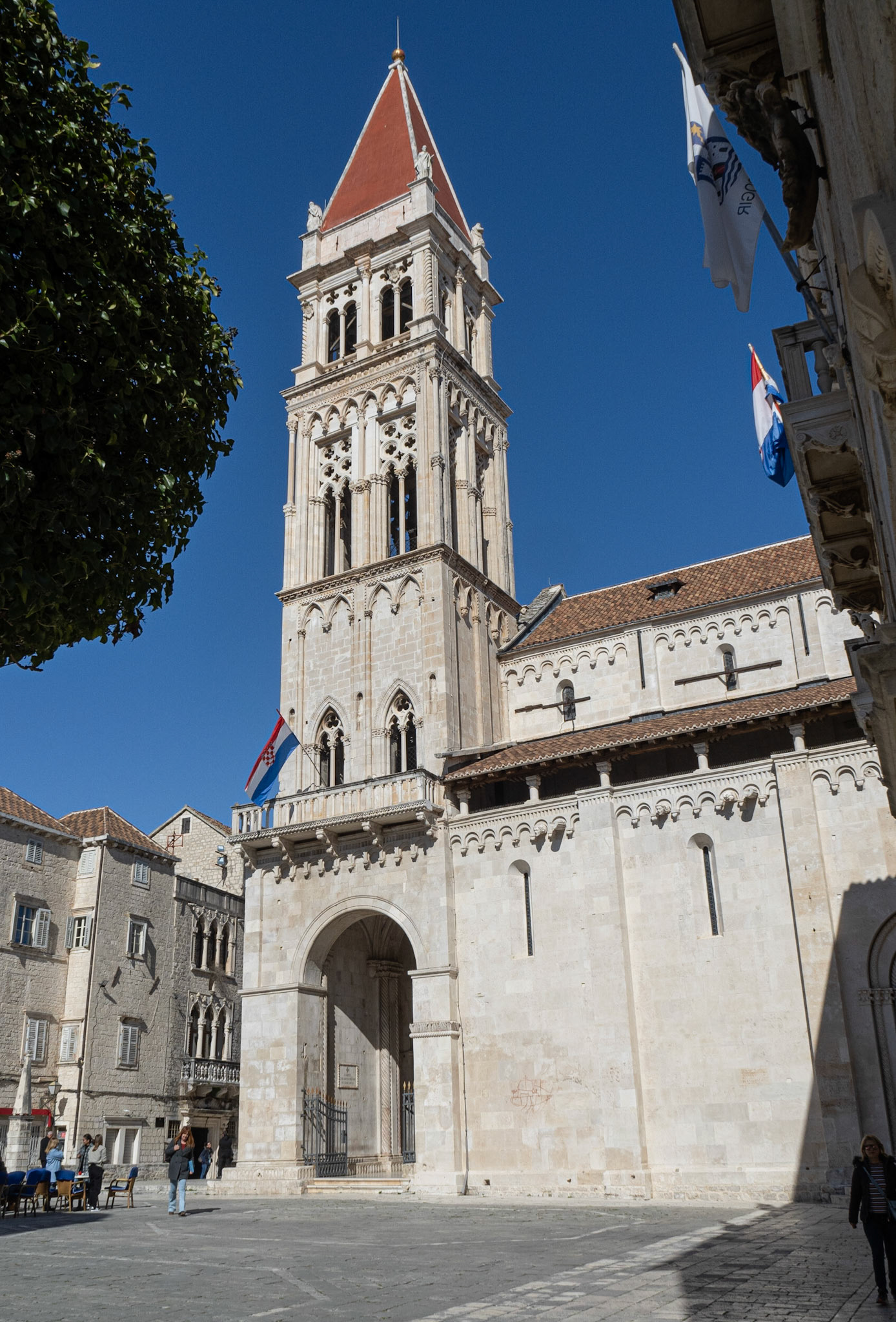 Cathedral of St. Lawrence (1200s)