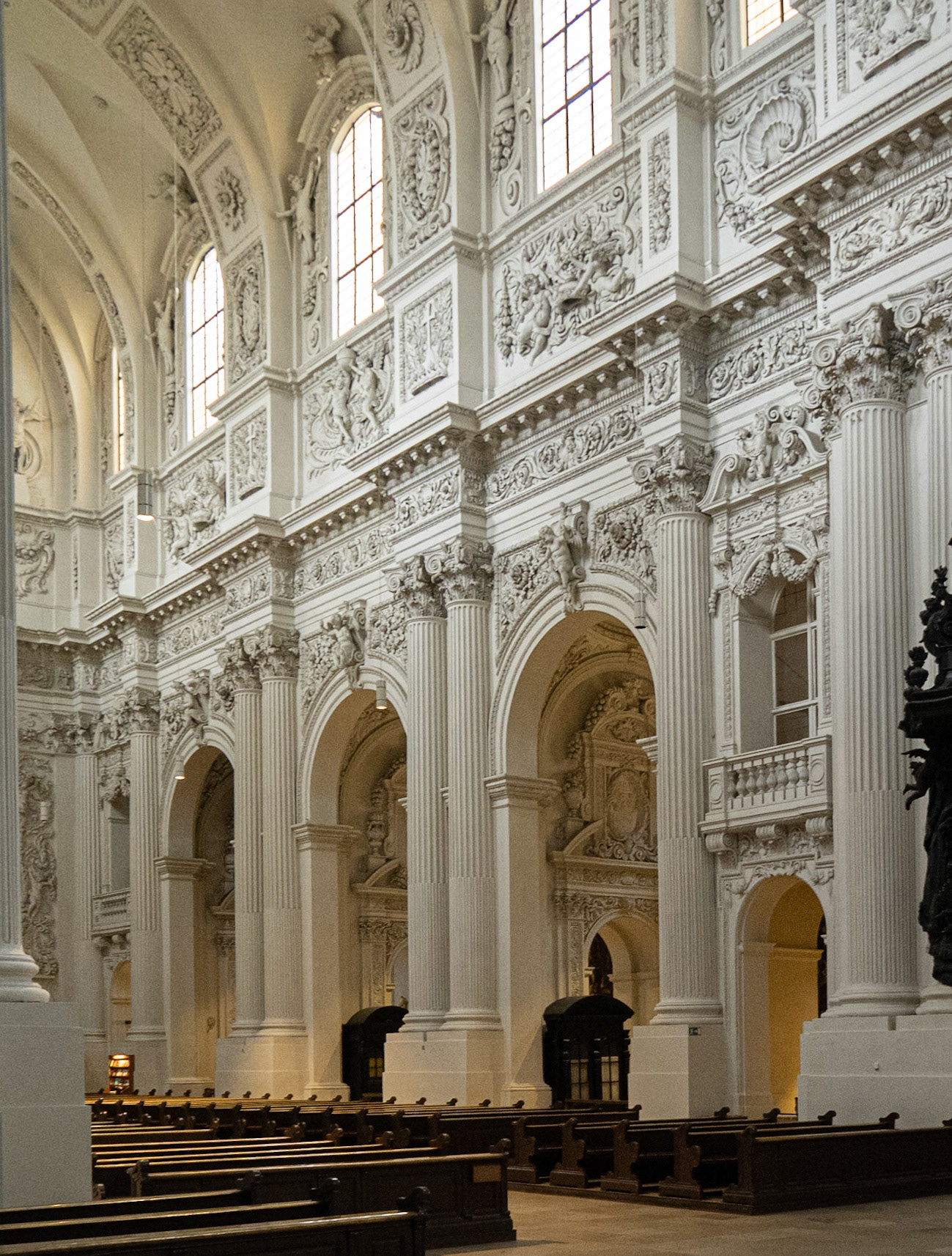 Nave, Theatine Church