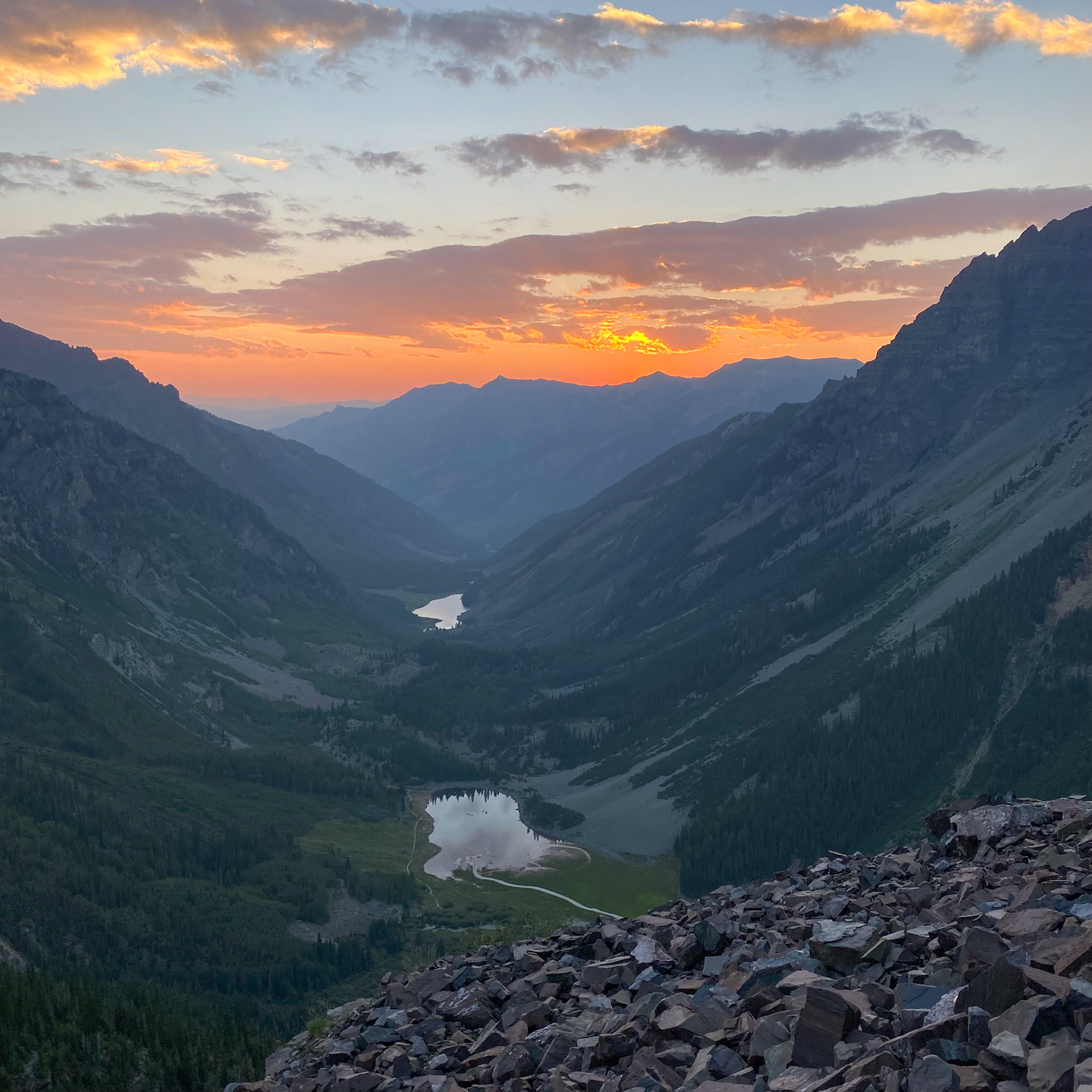 Sunrise on Crater &amp; Maroon Lakes (North Maroon)
