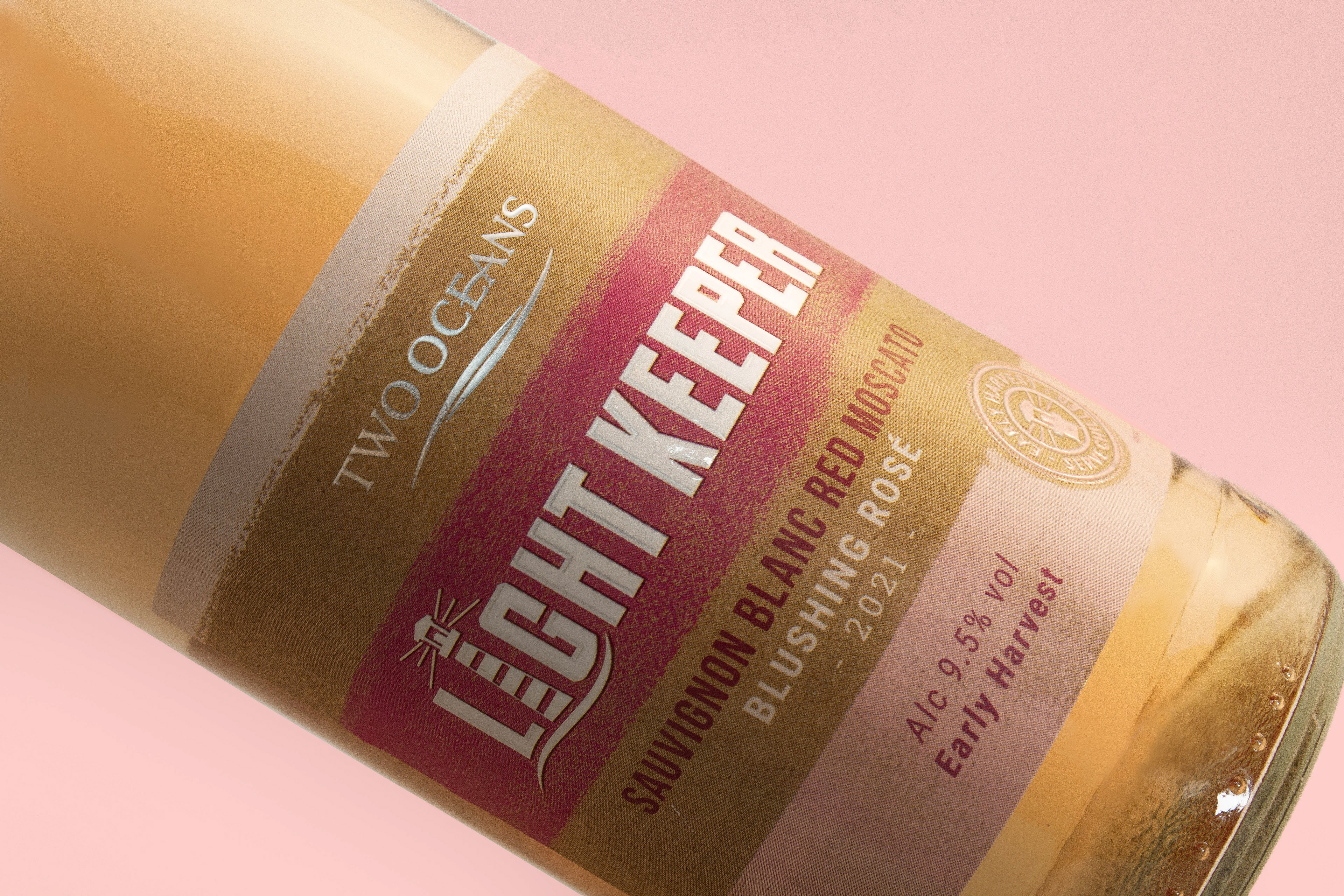 Light Keeper Sauvignon Blanc Red Moscato wine label design for Distell