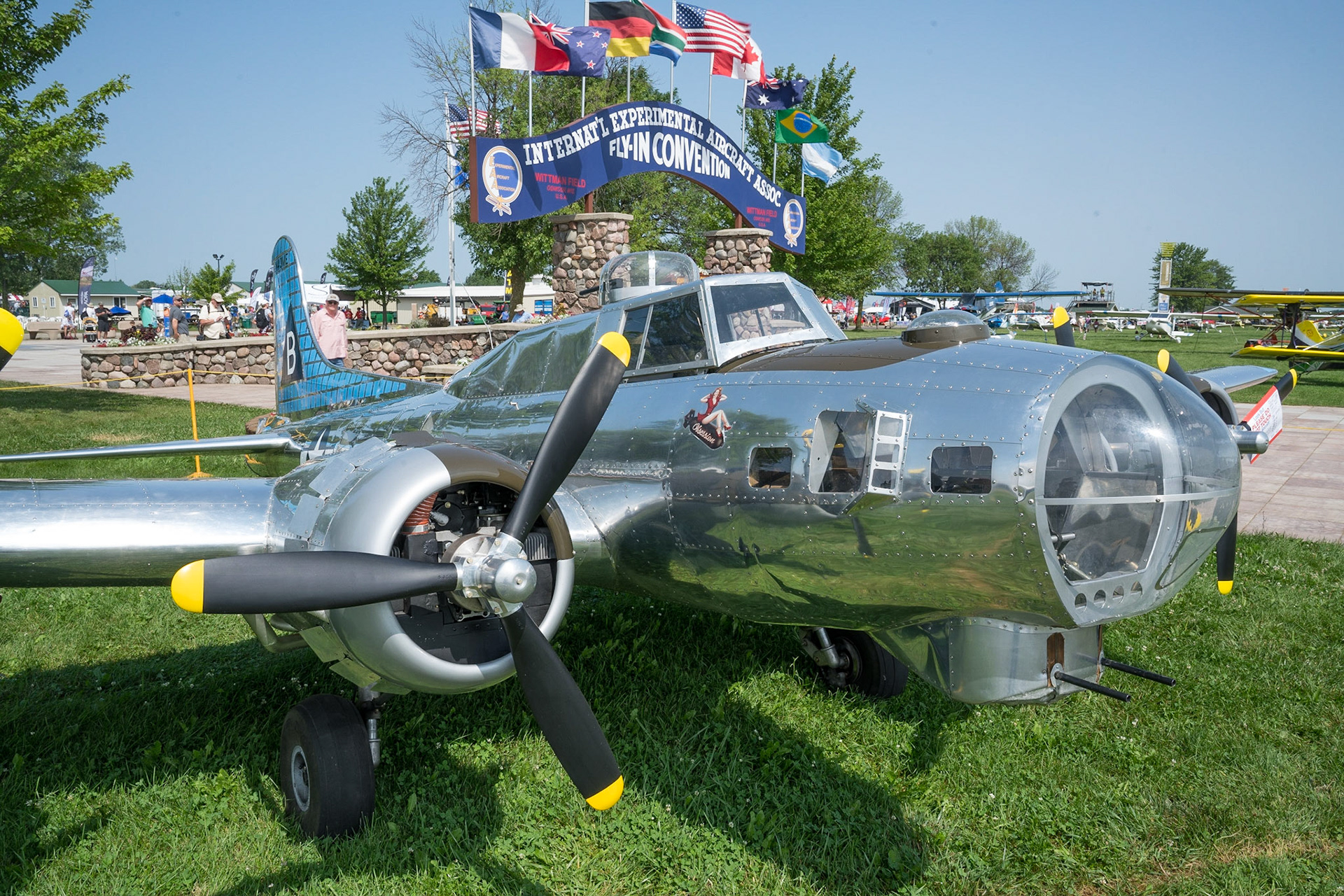 Bally's Bomber - Scale Replica B-17