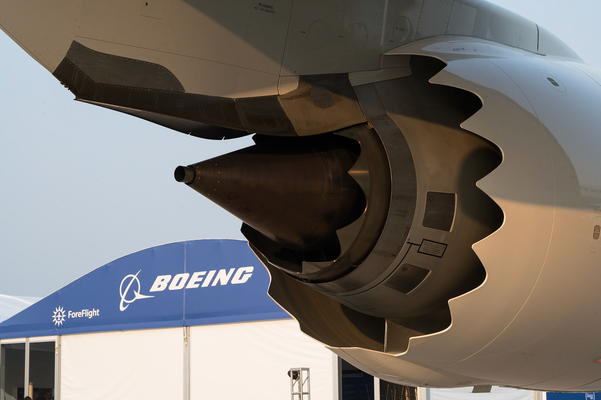 Boeing 747-8F engine