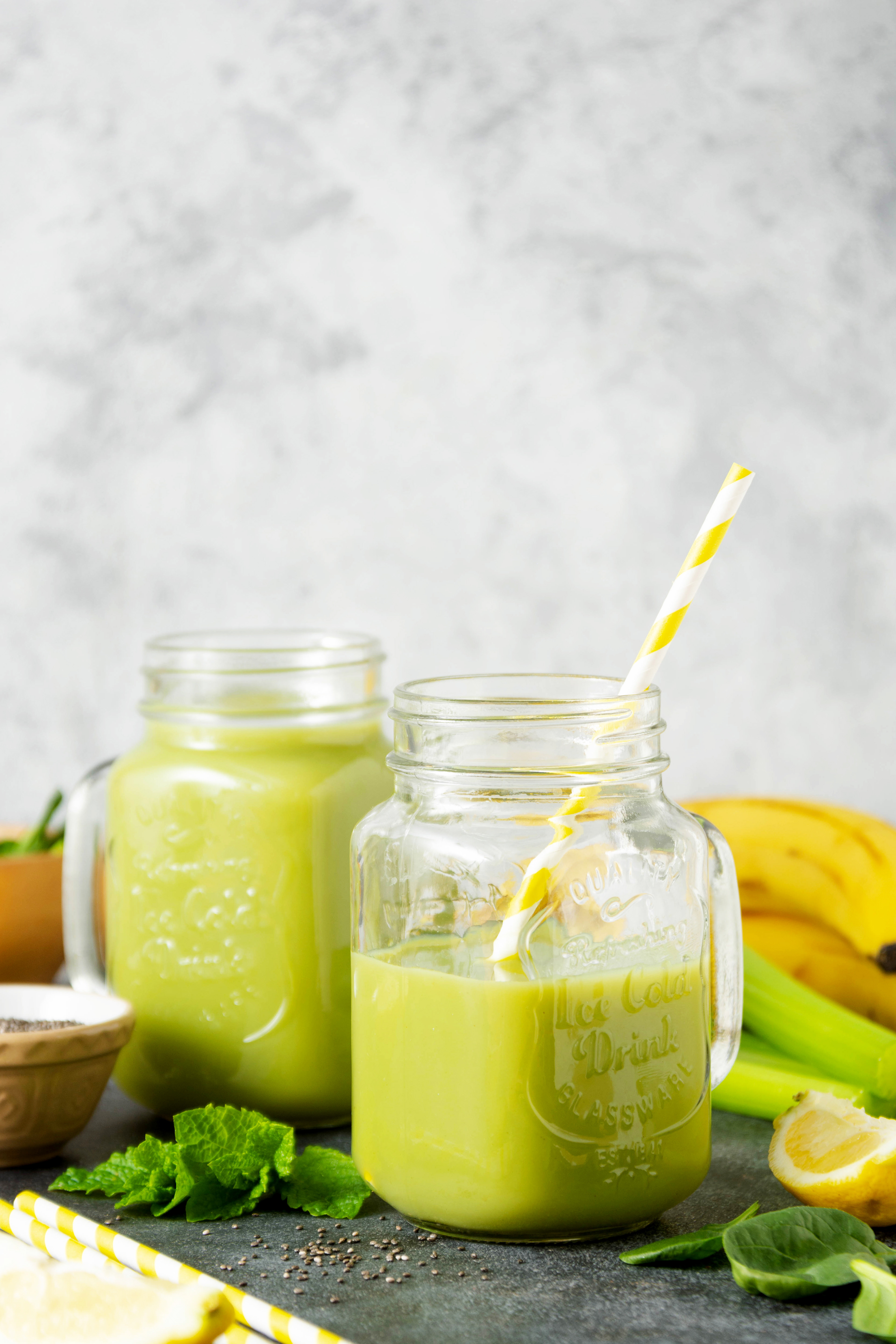 Green smoothie photography by Inga Zaiat
