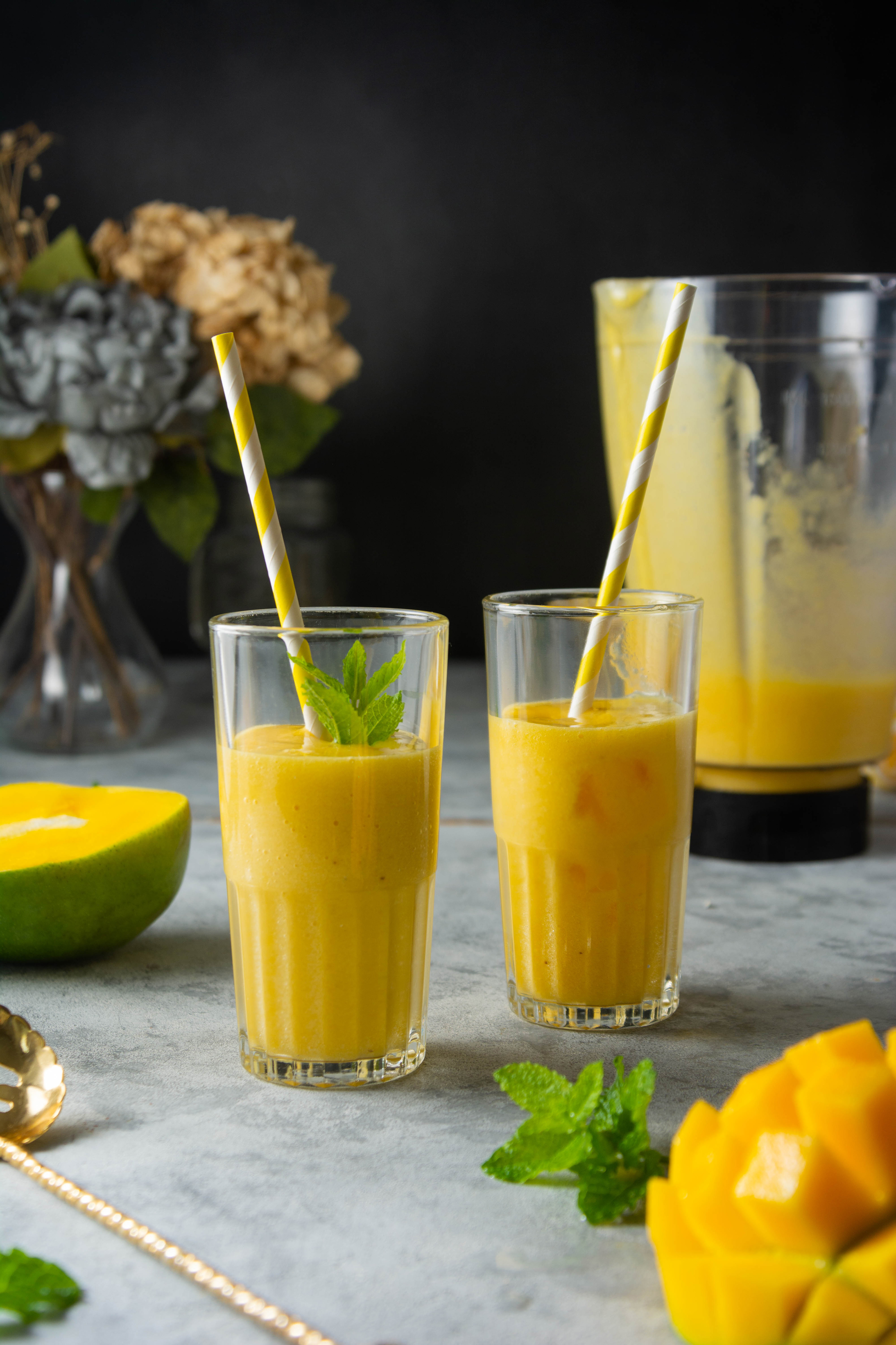 Mango smoothie recipe photography by Inga Zaiat