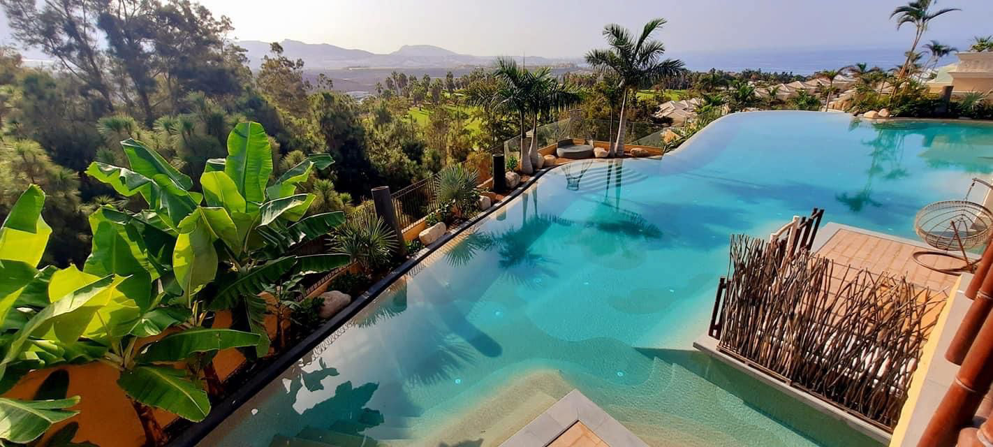 Tenerife (Spain), swimming pool starry bottom