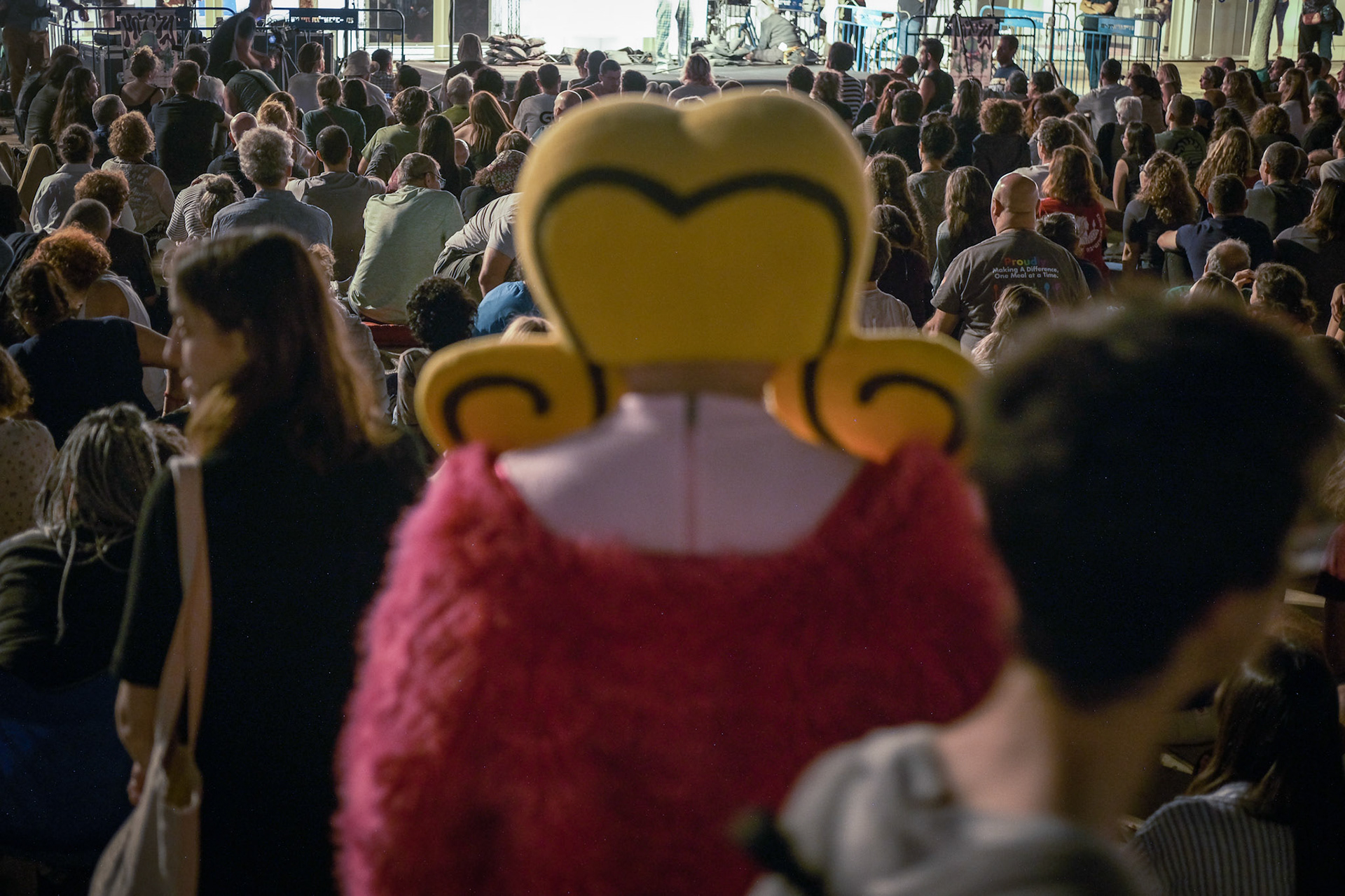 Artist Ze'ev Engelmayer, in his Shoshke costume, in front of a crowd. Tel Aviv - 19 April 2023