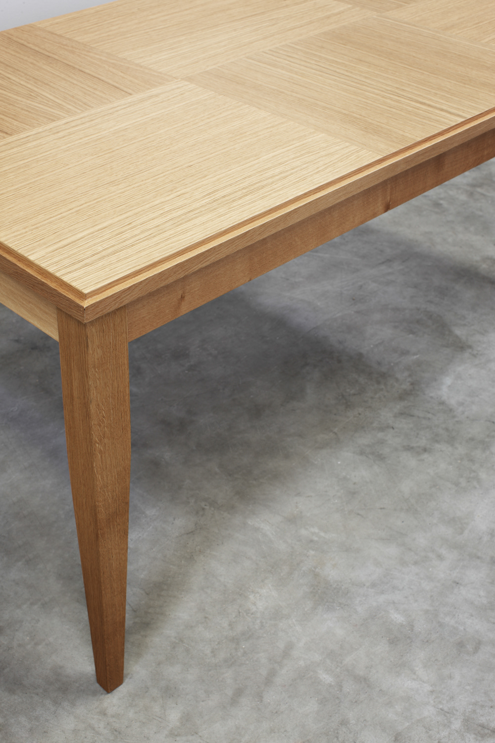 Diseño de mobiliario, mesa comedor para KA International