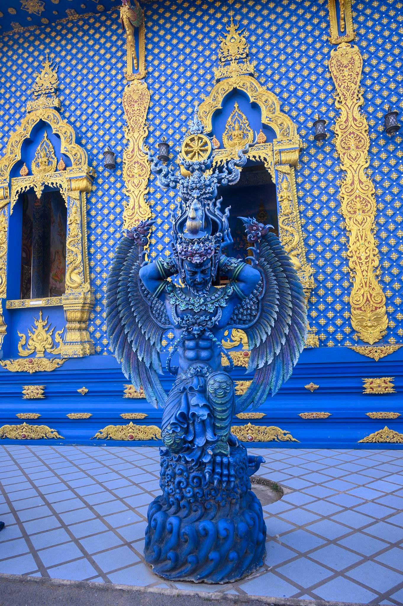 Temple Bleu – Wat Rong Suea Ten