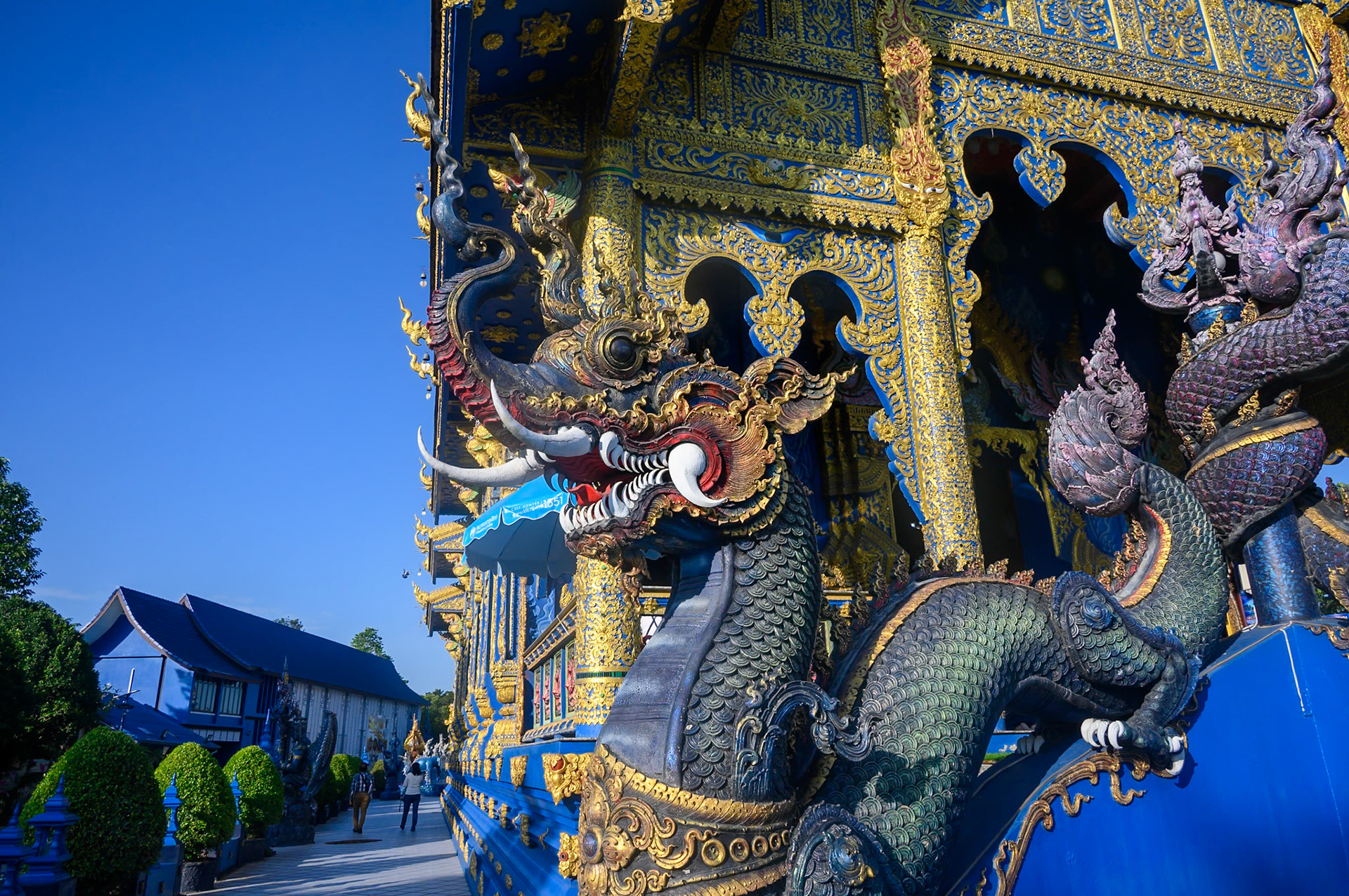 Temple Bleu – Wat Rong Suea Ten