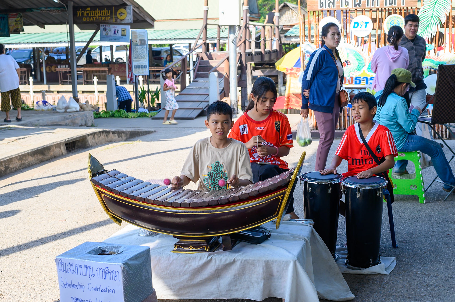 Tha Kha Floating Market