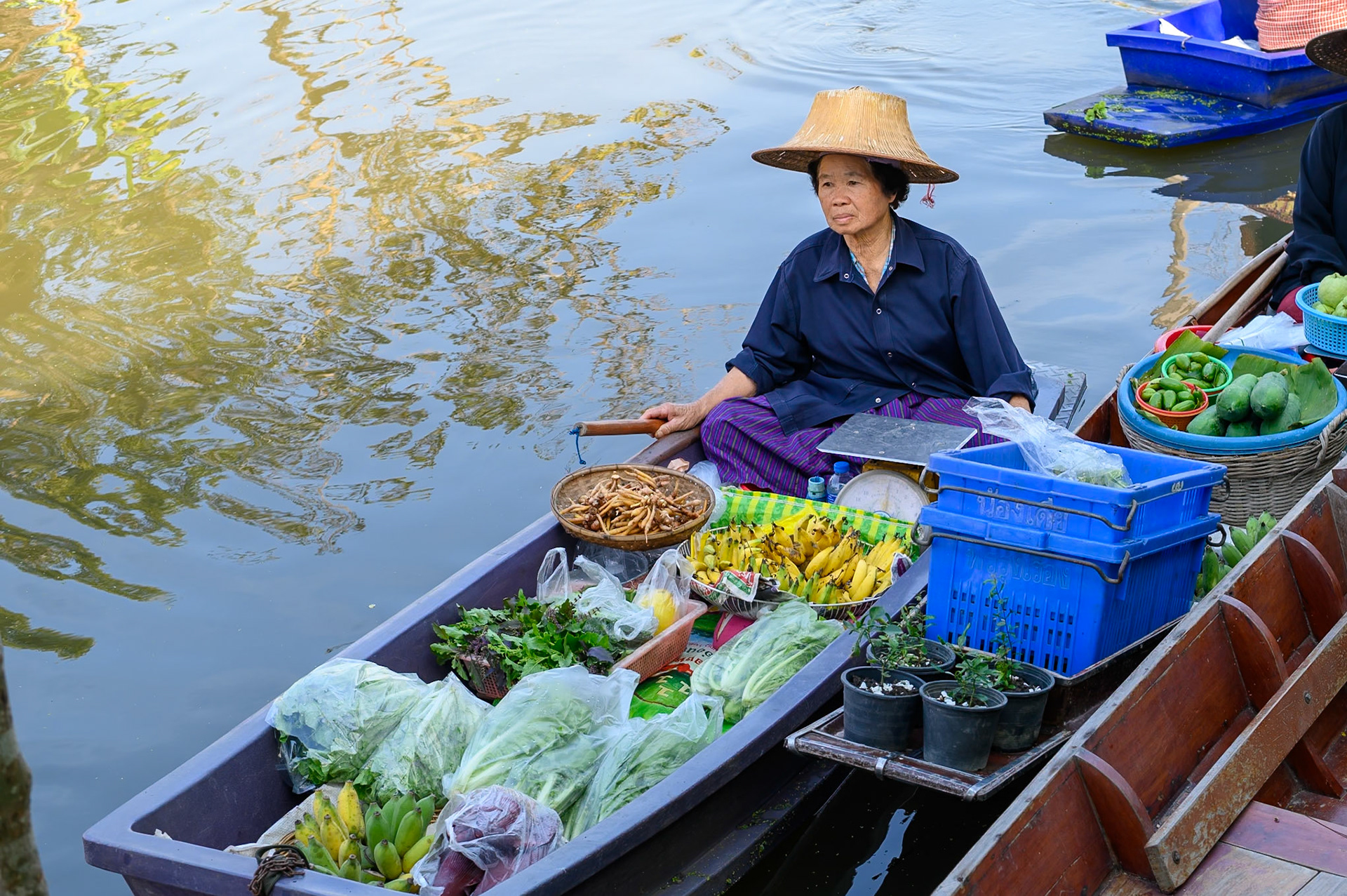 Tha Kha Floating Market