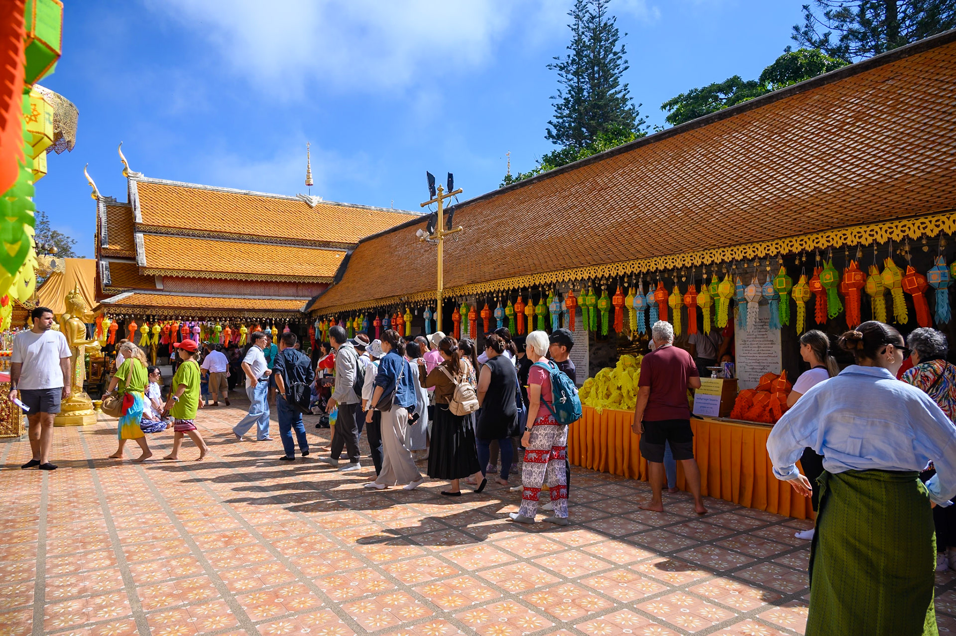 Wat Phrathat Doi Suthep - Temple à flanc de montagne.