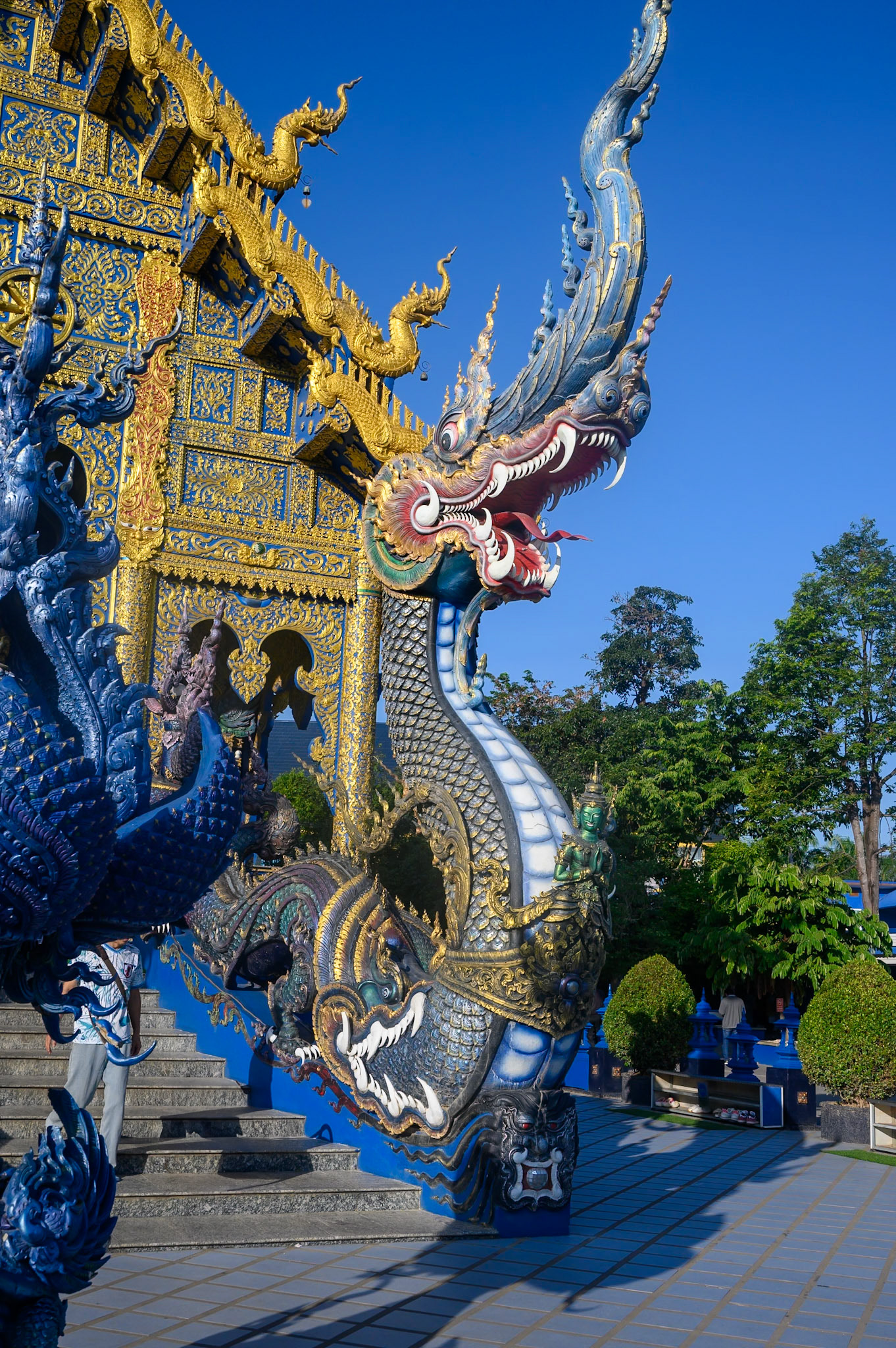 Temple Bleu – Wat Rong Suea Ten