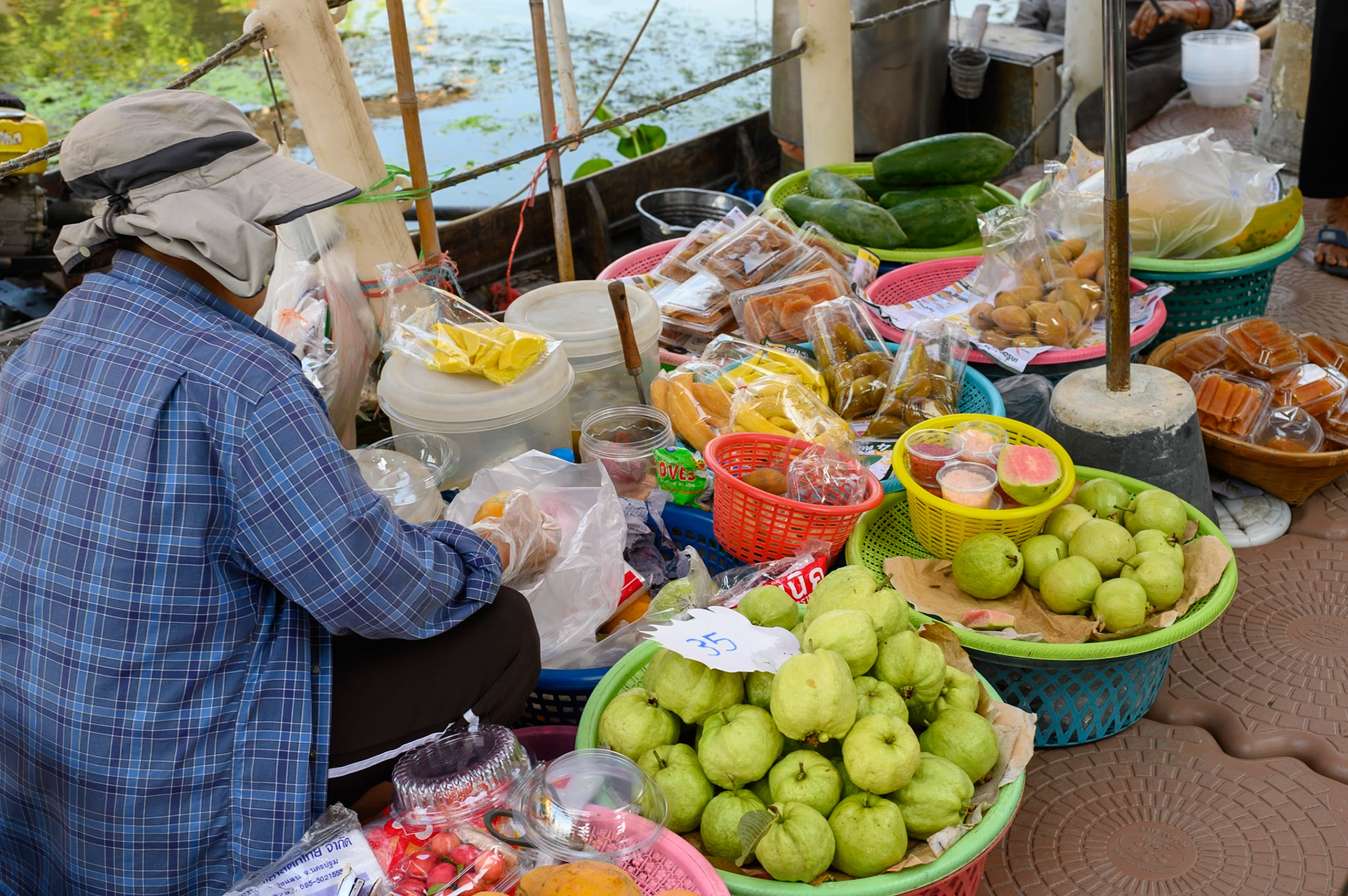 Tha Kha Floating Market