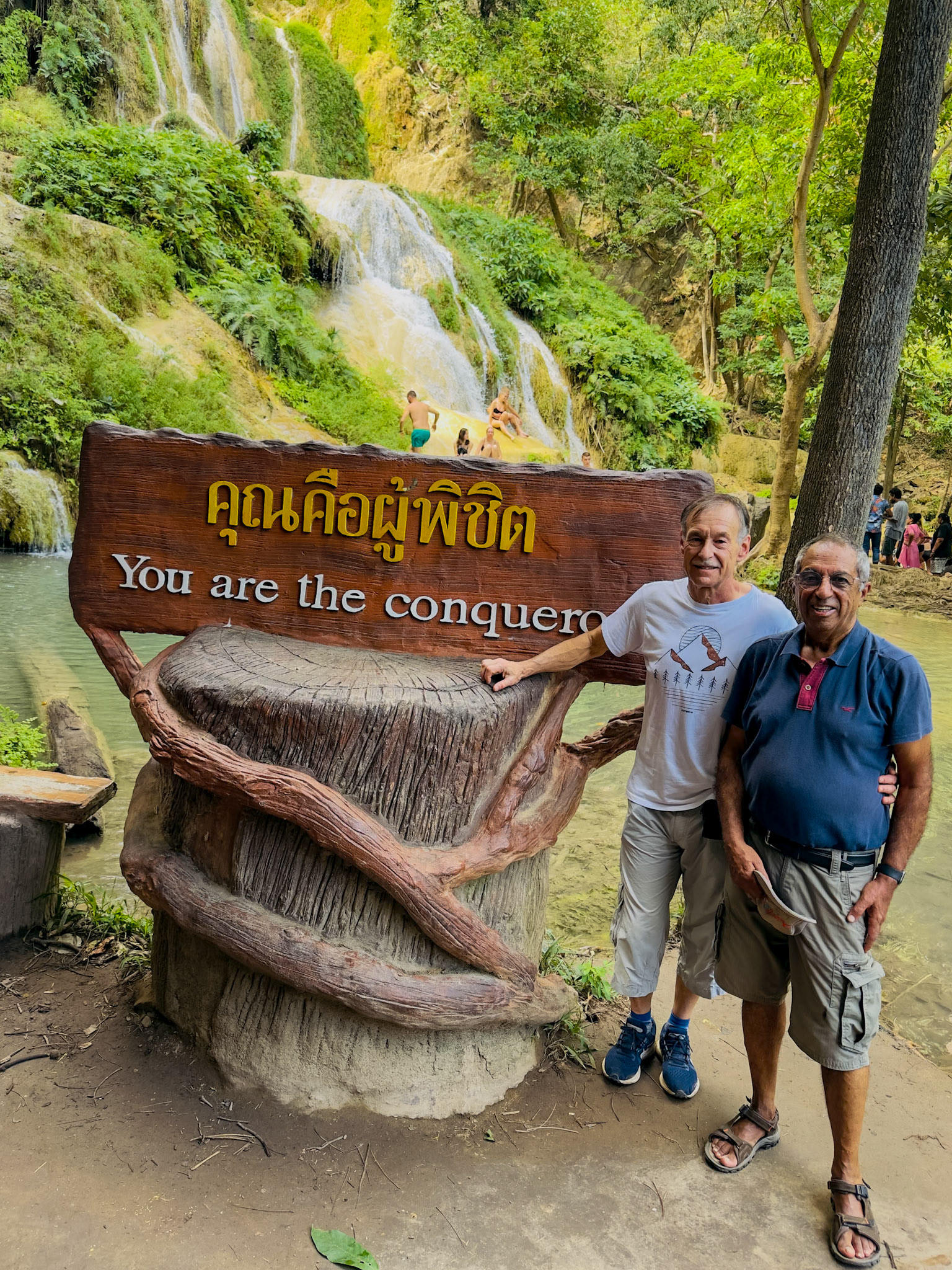 Erawan National Park - Il est connu pour ses cascades à 7 niveaux.
