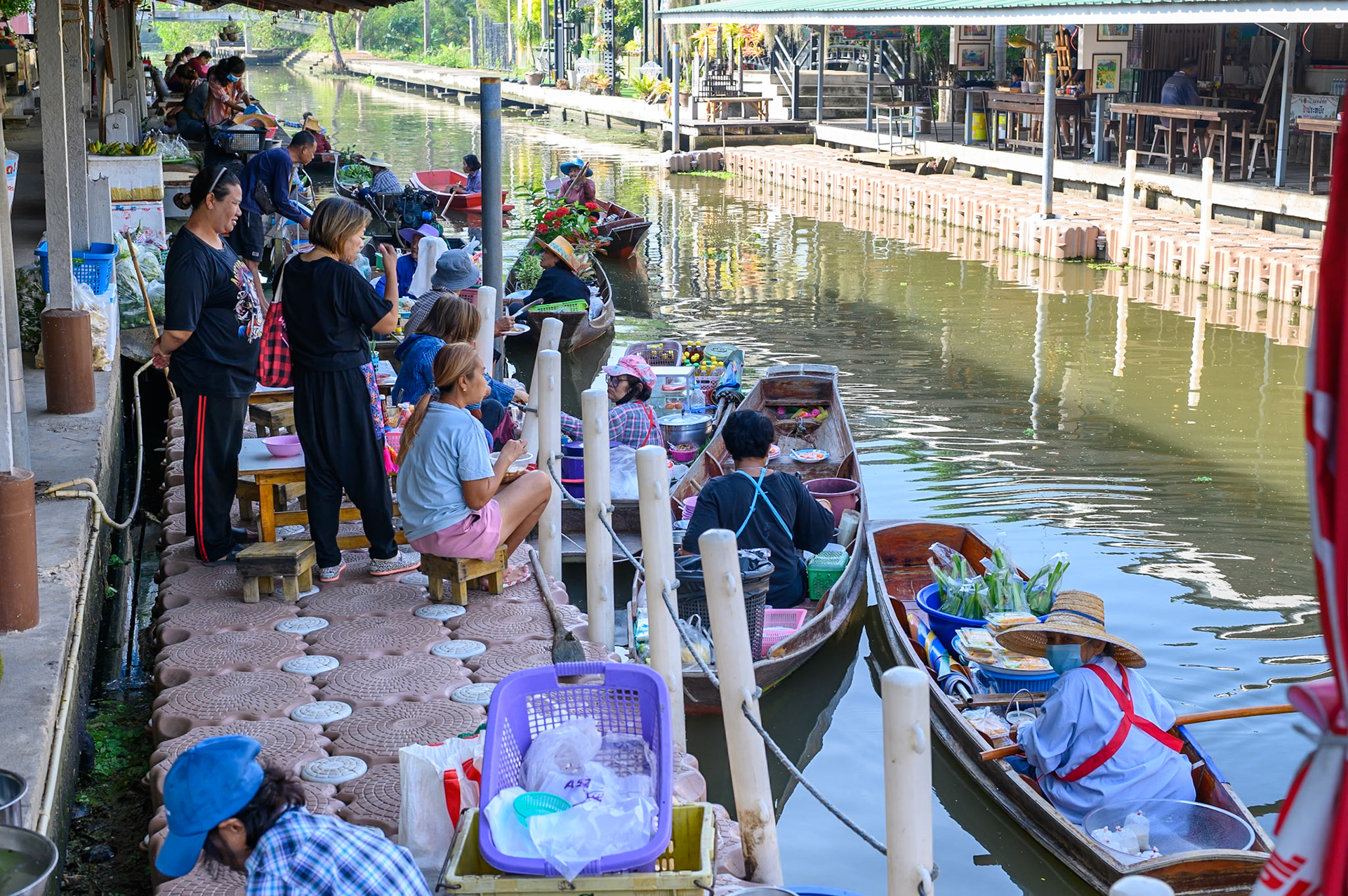 Tha Kha Floating Market