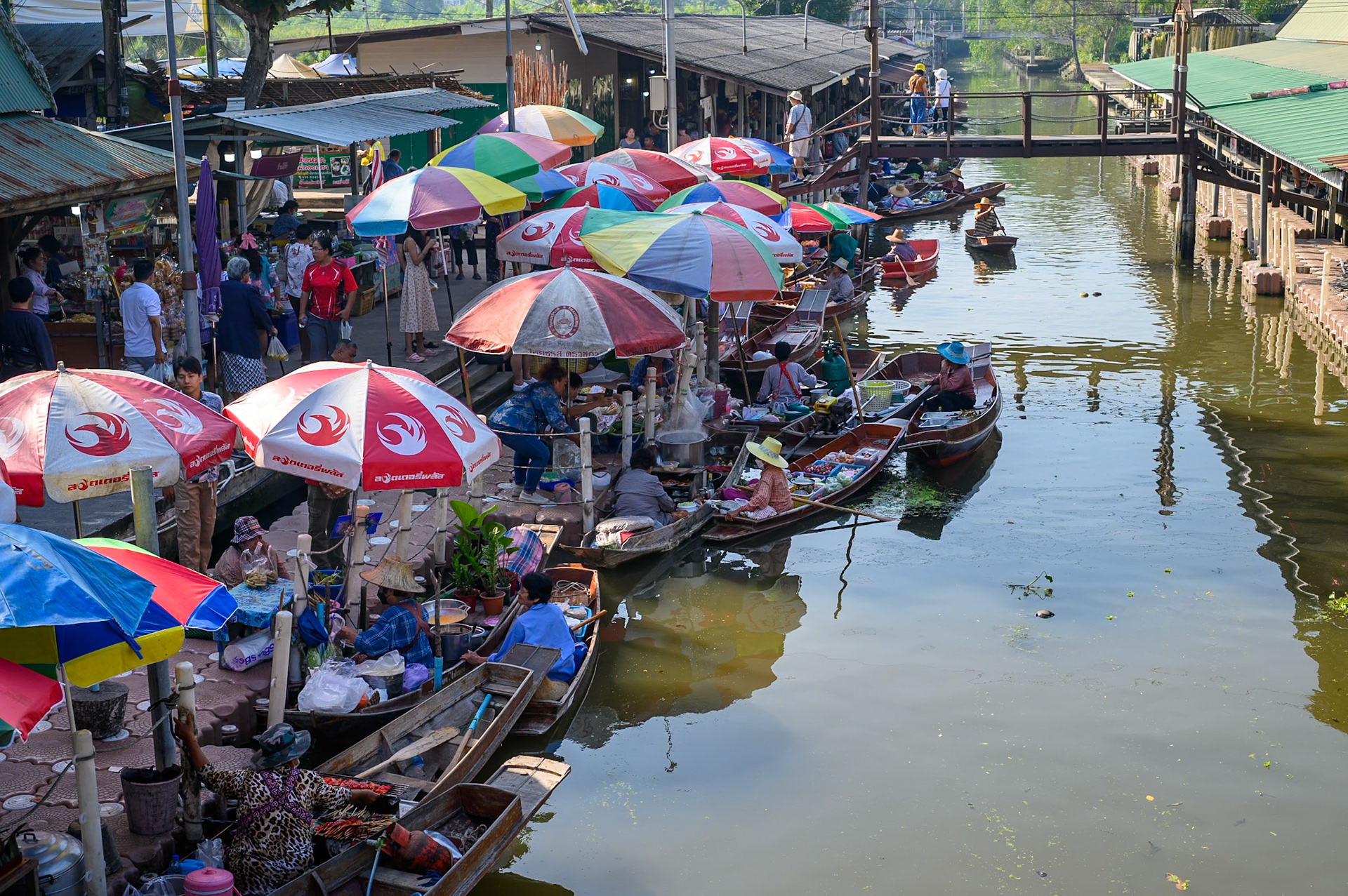 Tha Kha Floating Market