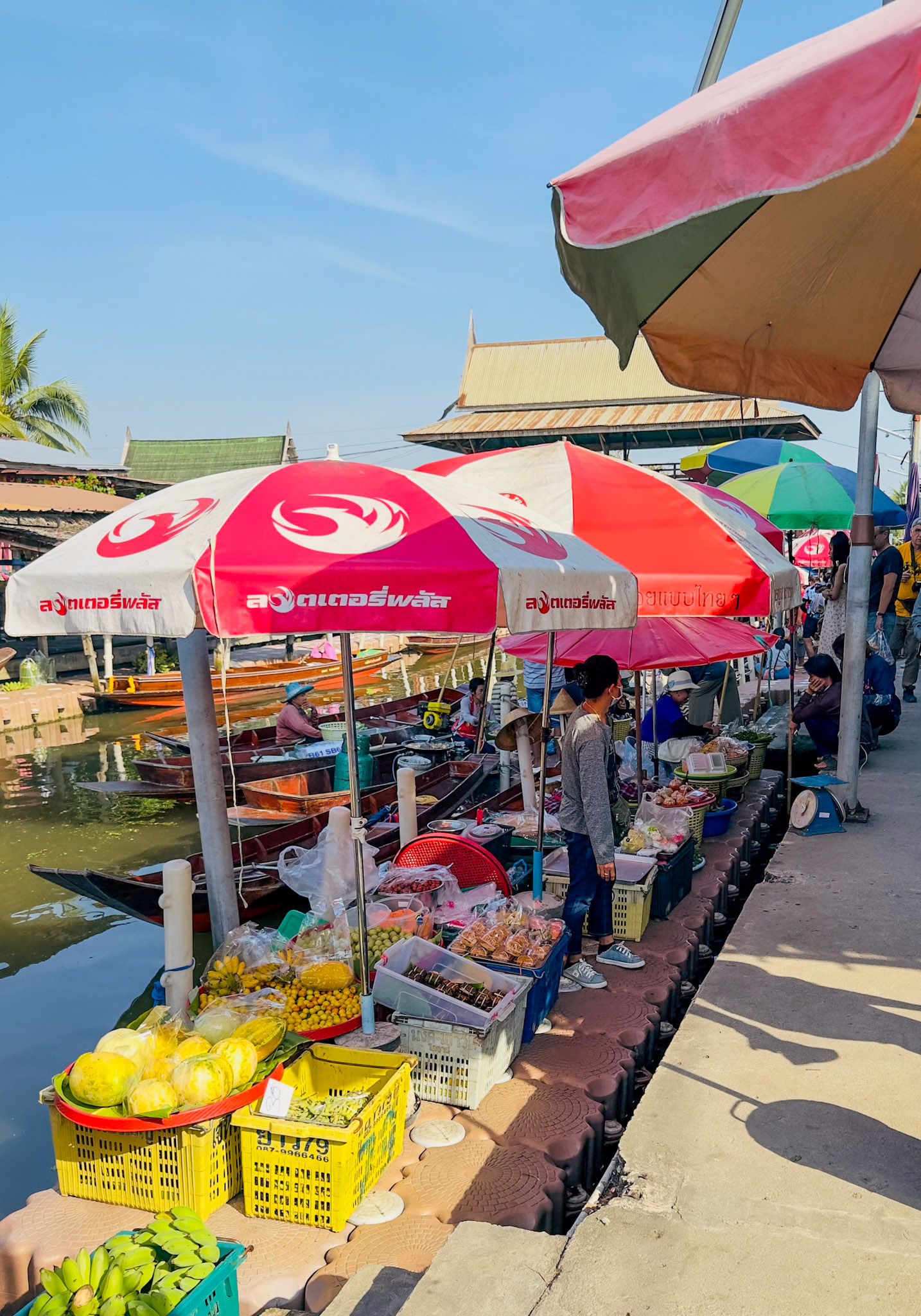 Tha Kha Floating Market