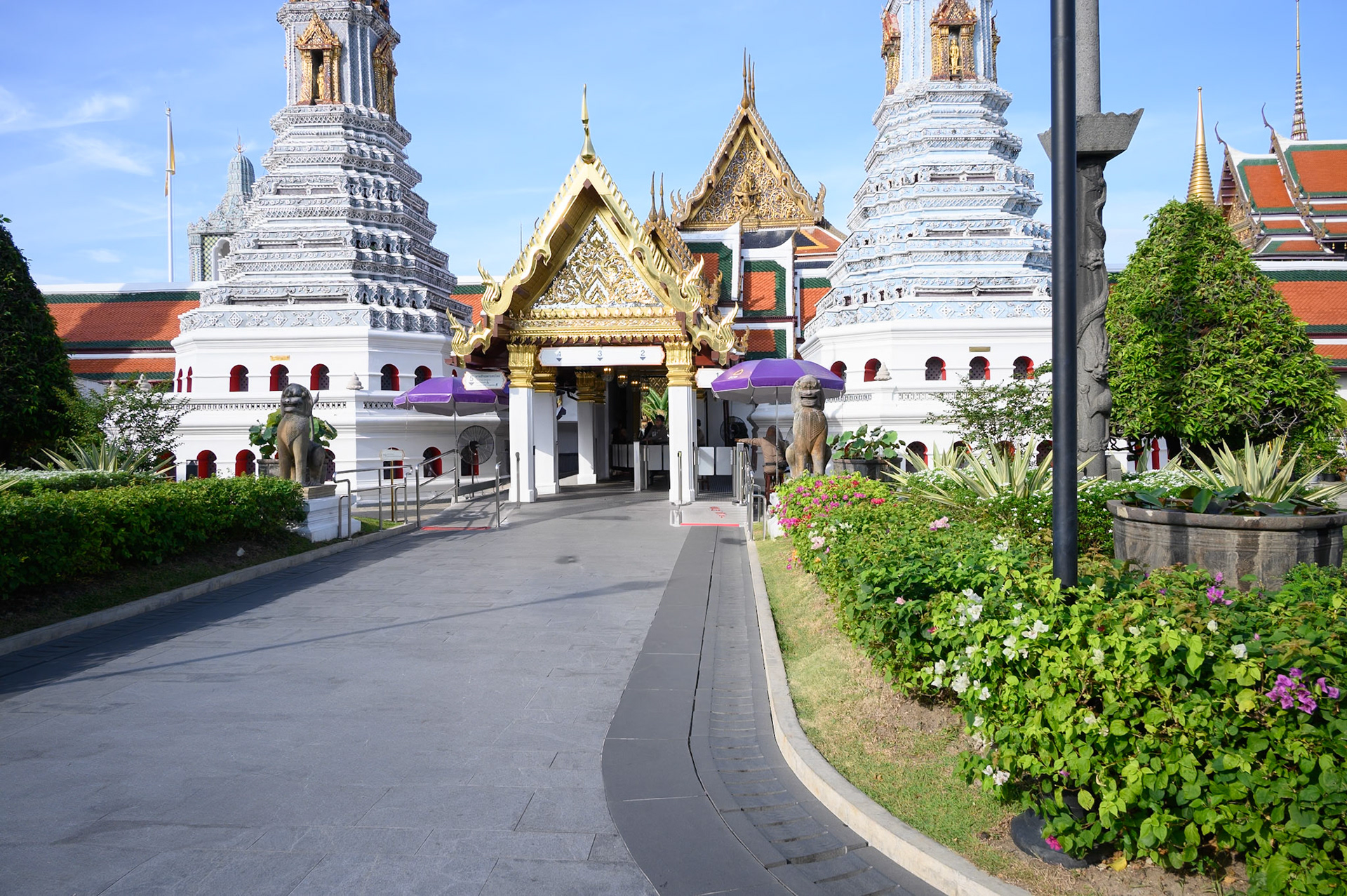 Le Wat Phra Kaeo ou Temple du Bouddha d'émeraude.