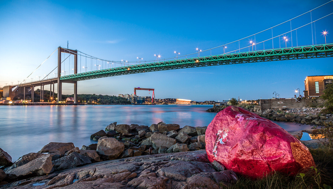 "Red Stone" and the Älvsborg Bridge,