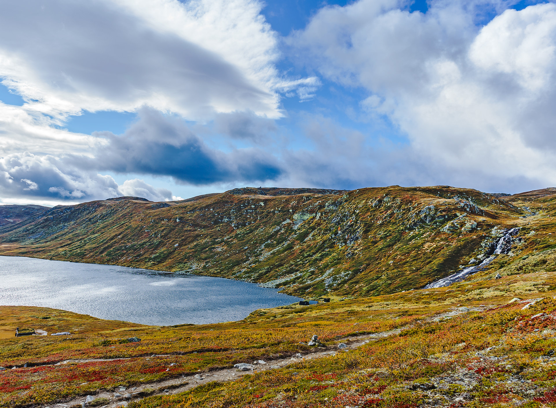 Hallingnatten, Norway