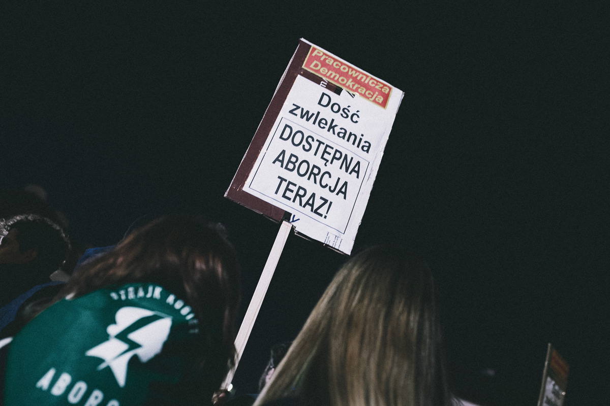 "Enough procrastination - accessible abortion now!"