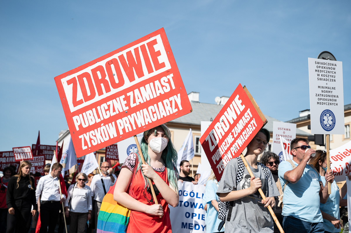 "Public health instead of profits for private entrepreneurs"