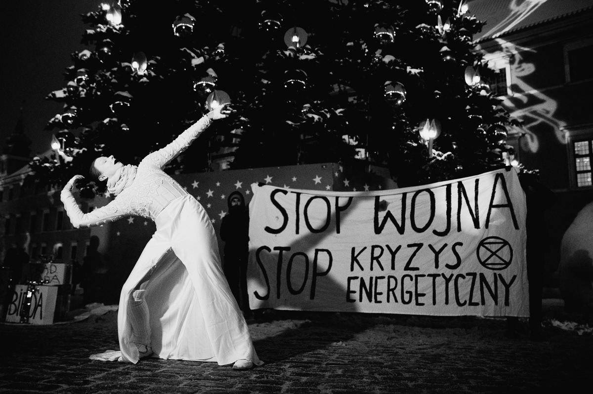 "Stop the war, stop the energy crisis"