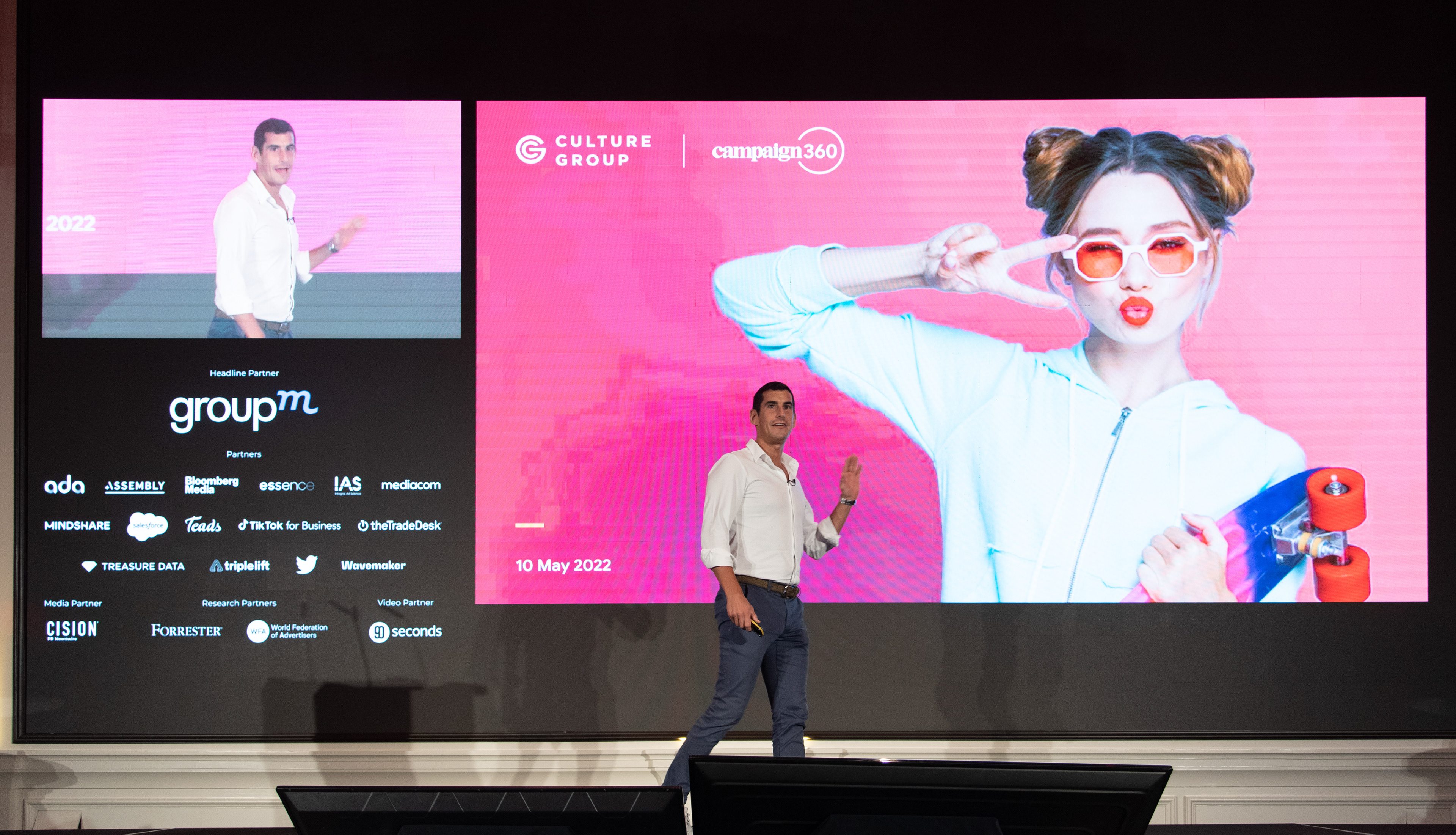 Streaming… LED backdrop with live stream