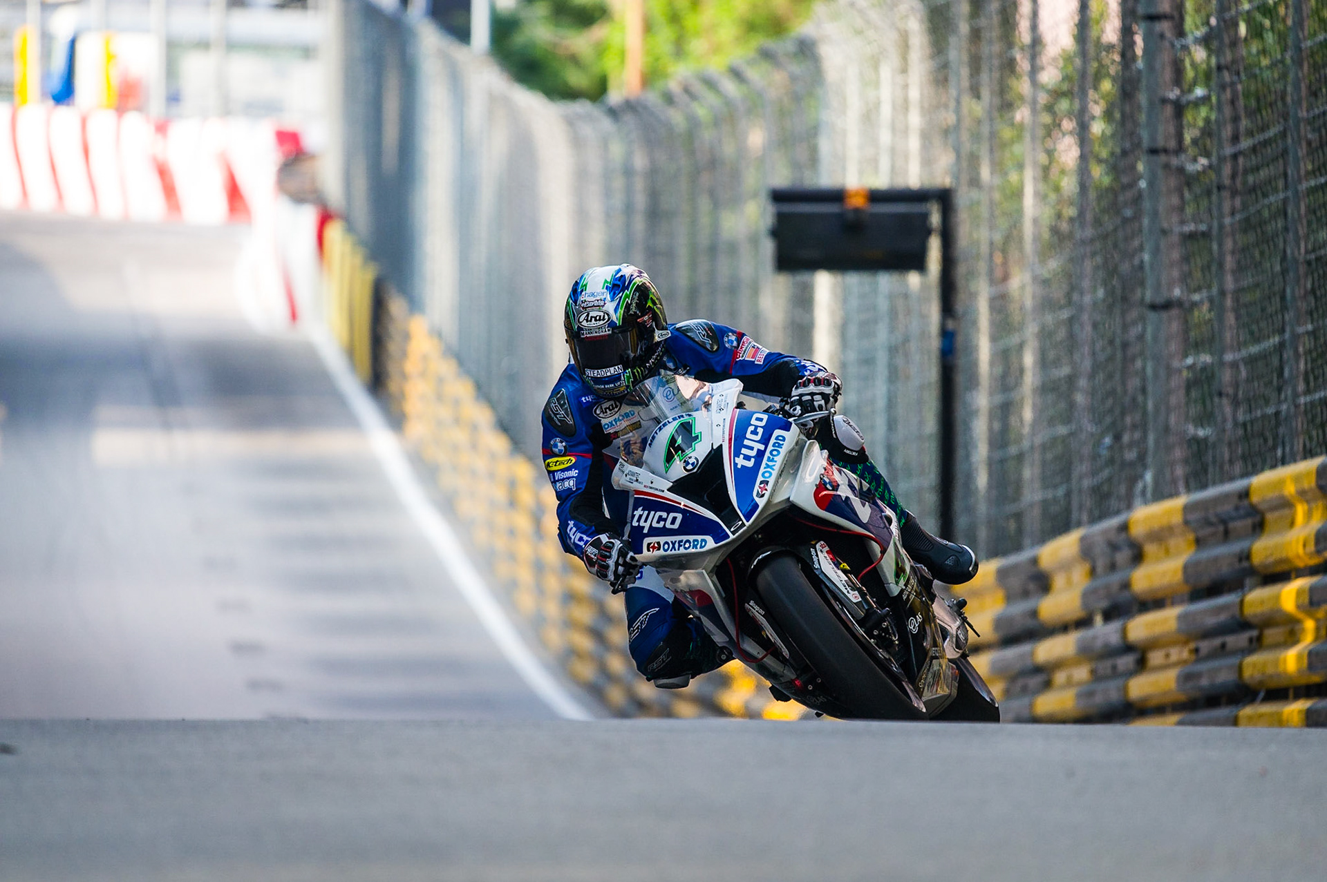 Ian Hutchinson (Tyco BMW) during the 2016 Macau Grand Prix. Image by Tony Goldsmith.