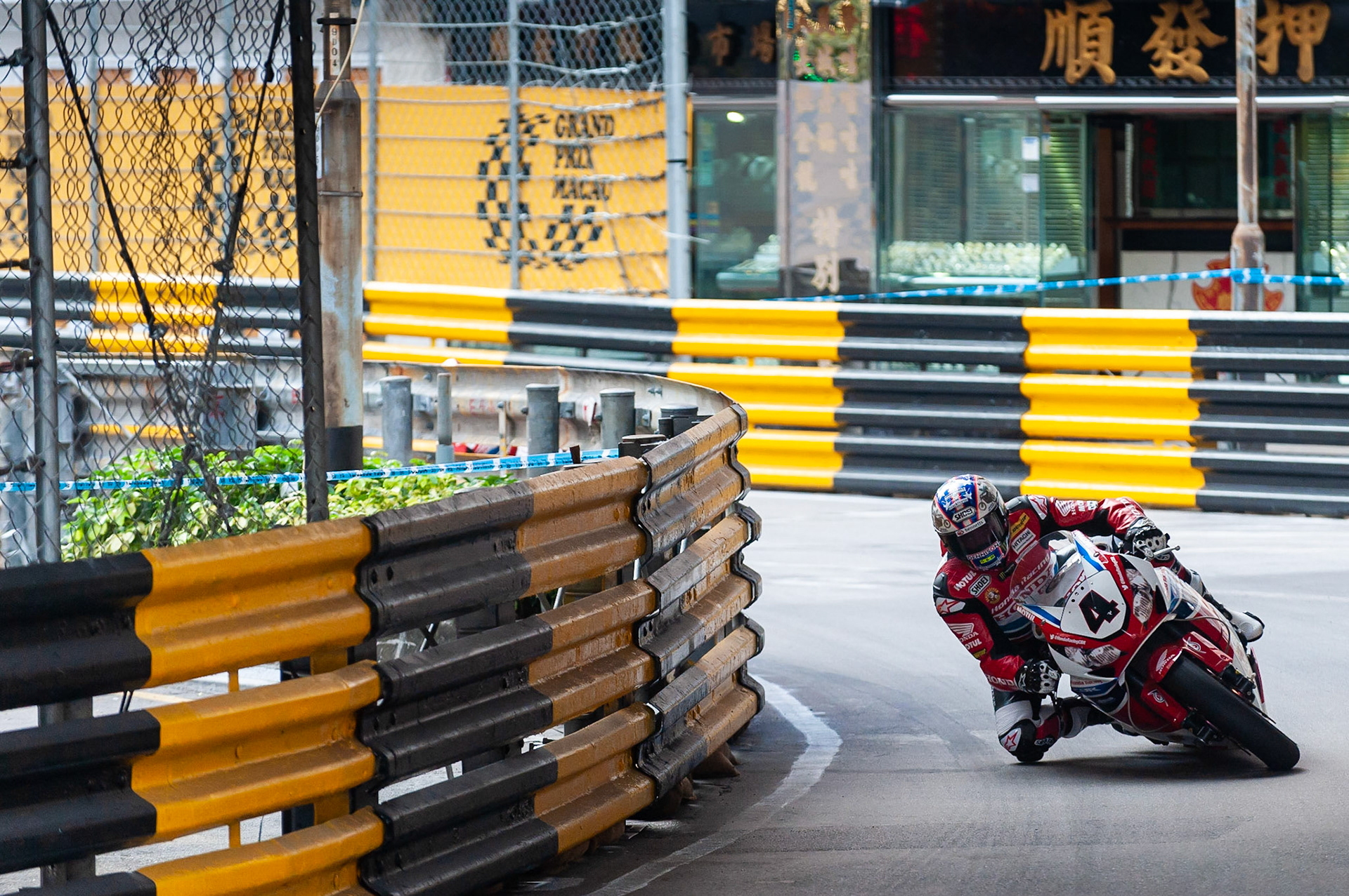 John McGuinness (Honda Racing) at the 2015 Macau Motorcycle Grand Prix. Image by Tony Goldsmith.