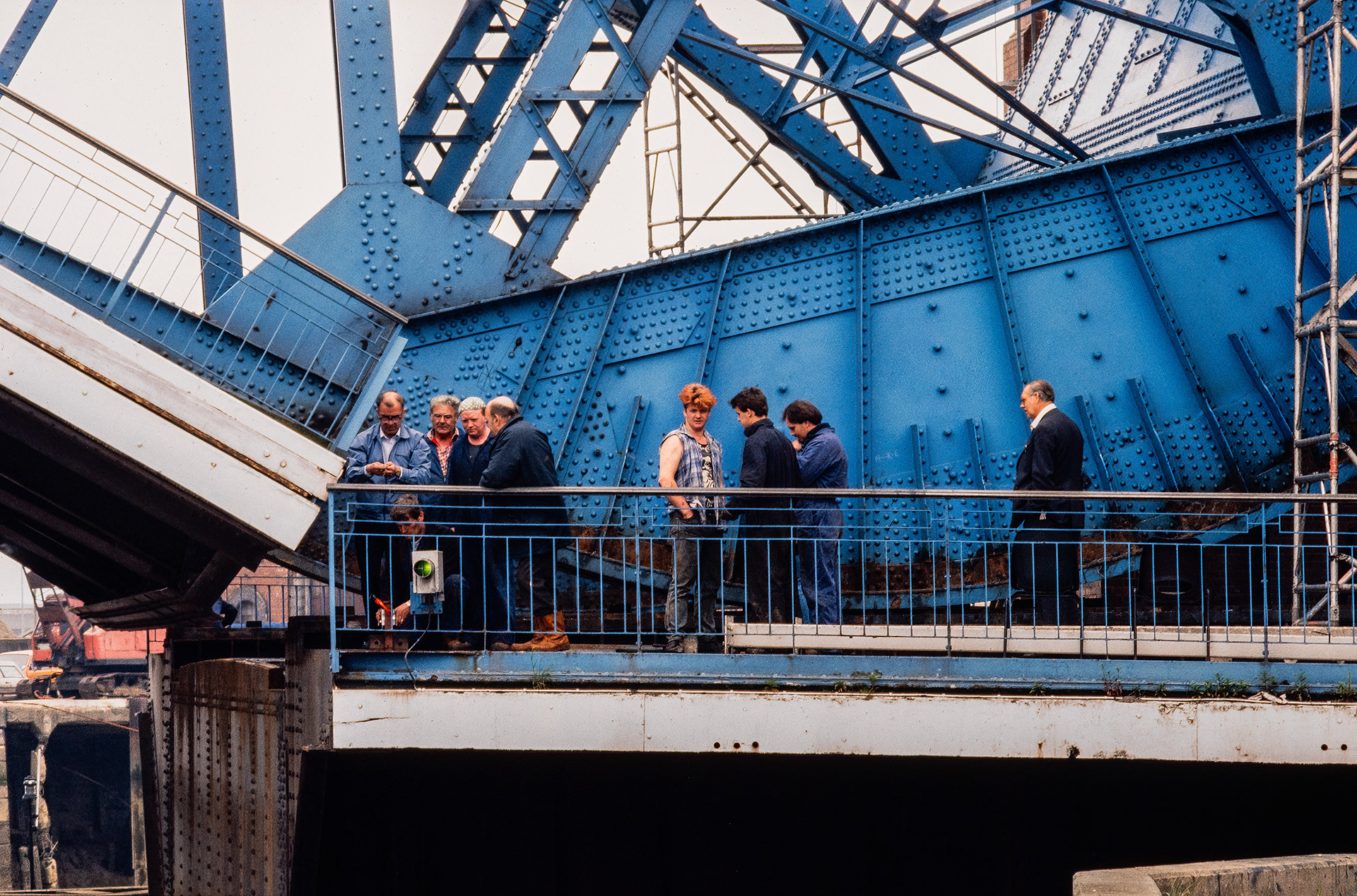 Ref: River Hull 19850509_0017. Drypool Bridge undergoing maintenance. Circa mid 1980s River Hull, Kingston Upon Hull, East Yorkshire.