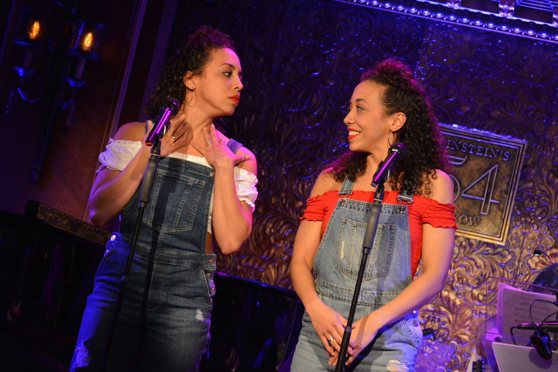 Alanna Saunders & Claire Saunders