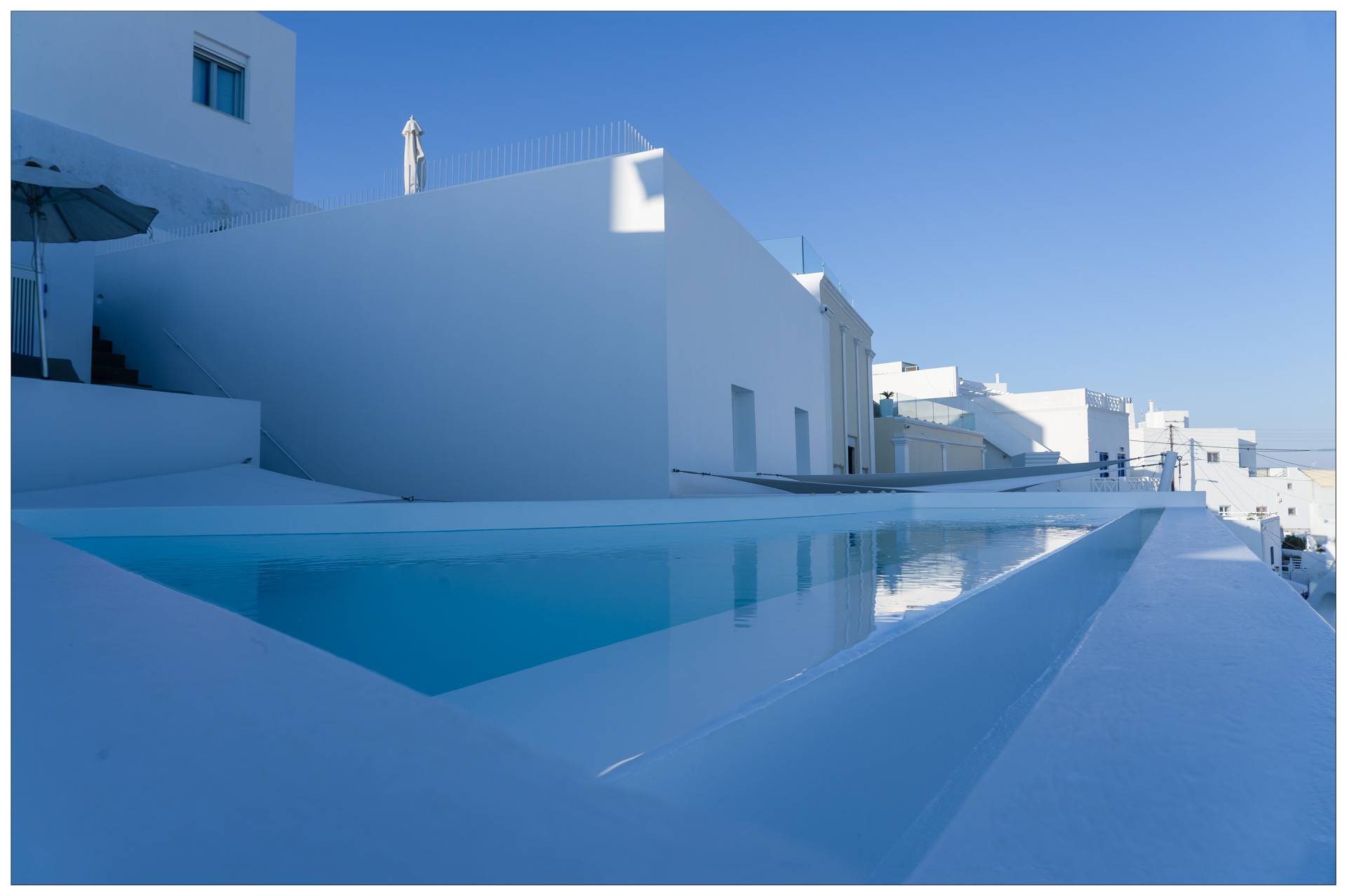 Blue Pool, Fira