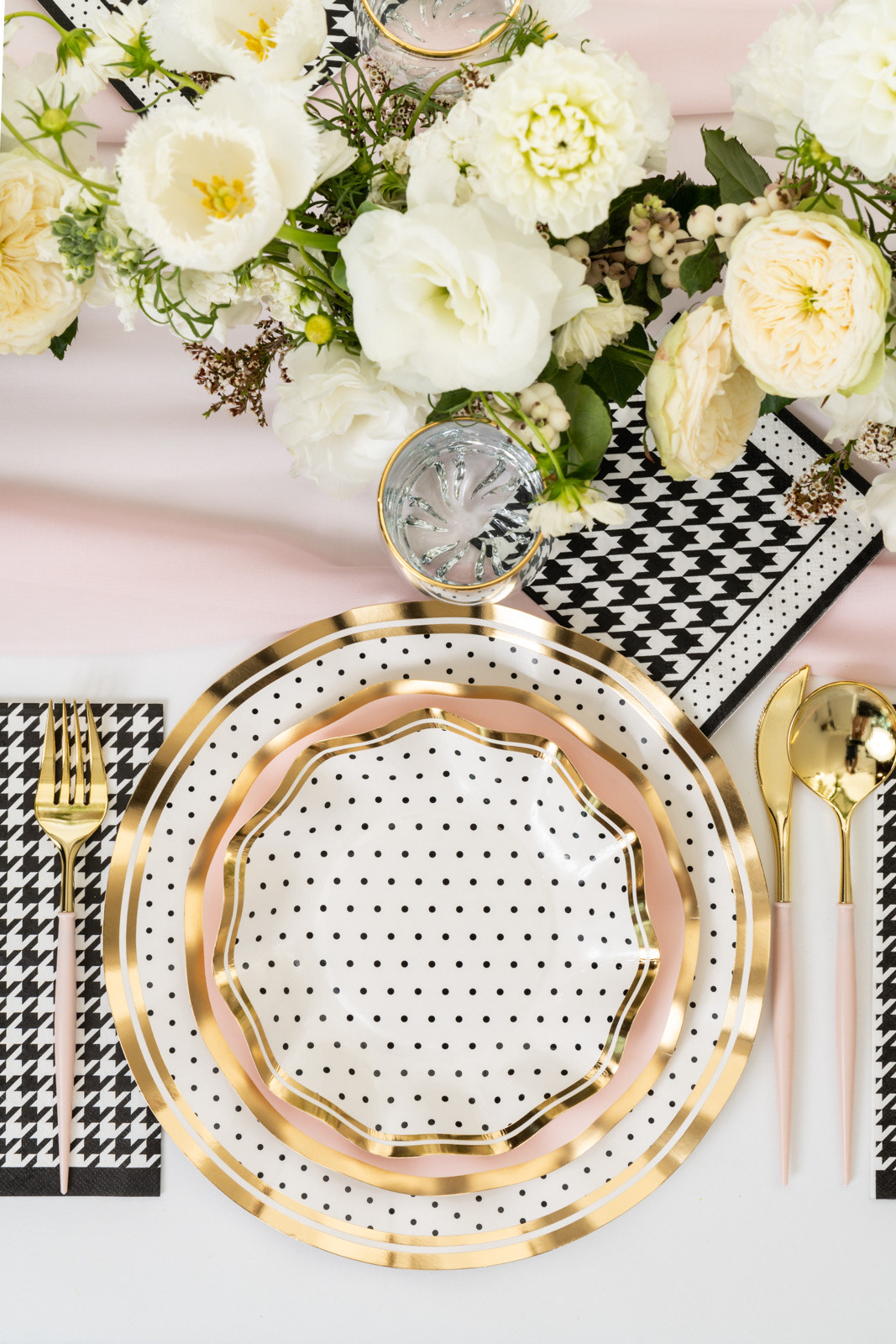 Blanc Noir collection for Sophistiplate - so simple but cute!