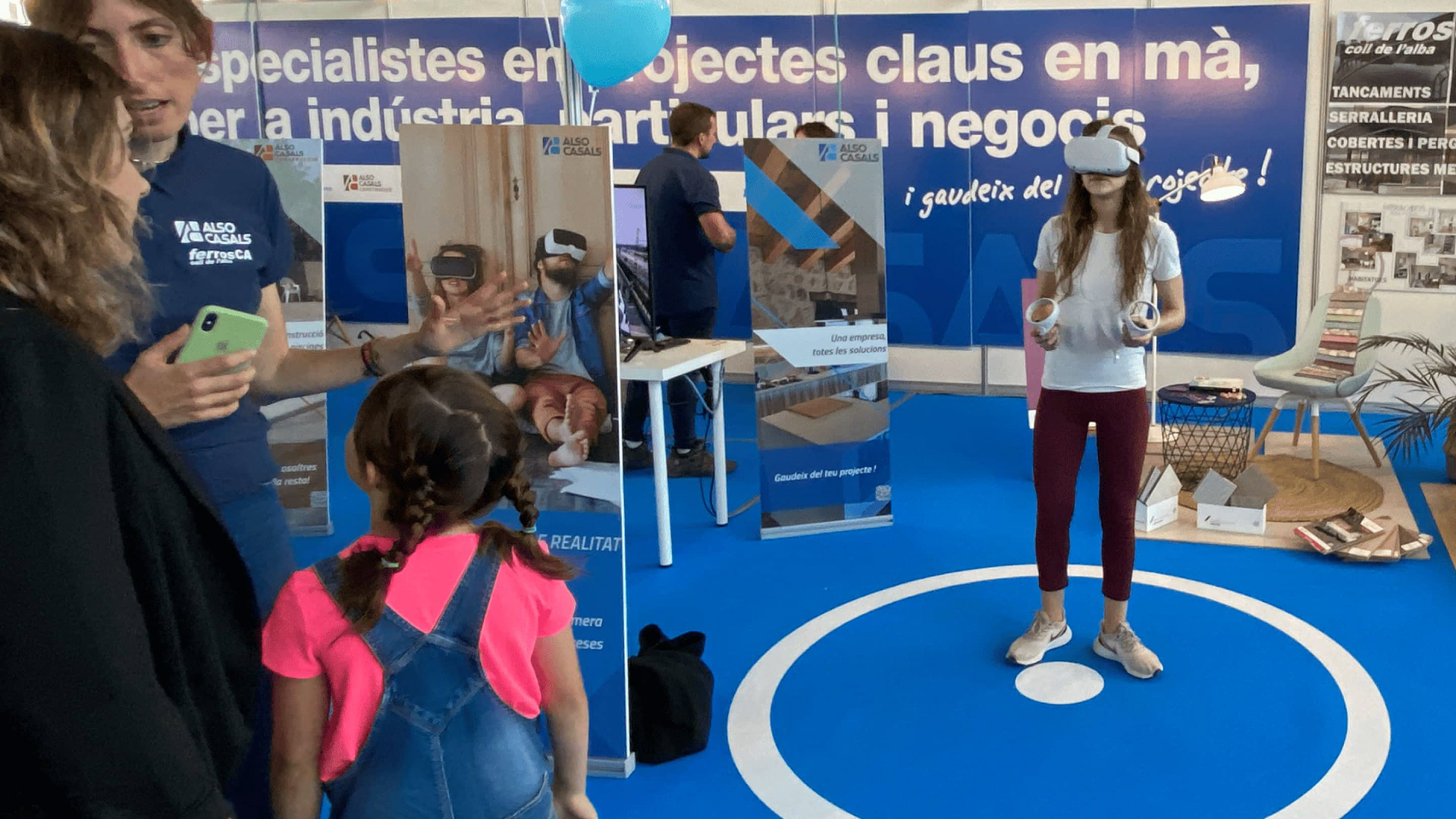 User using the solution at the Trade Fair