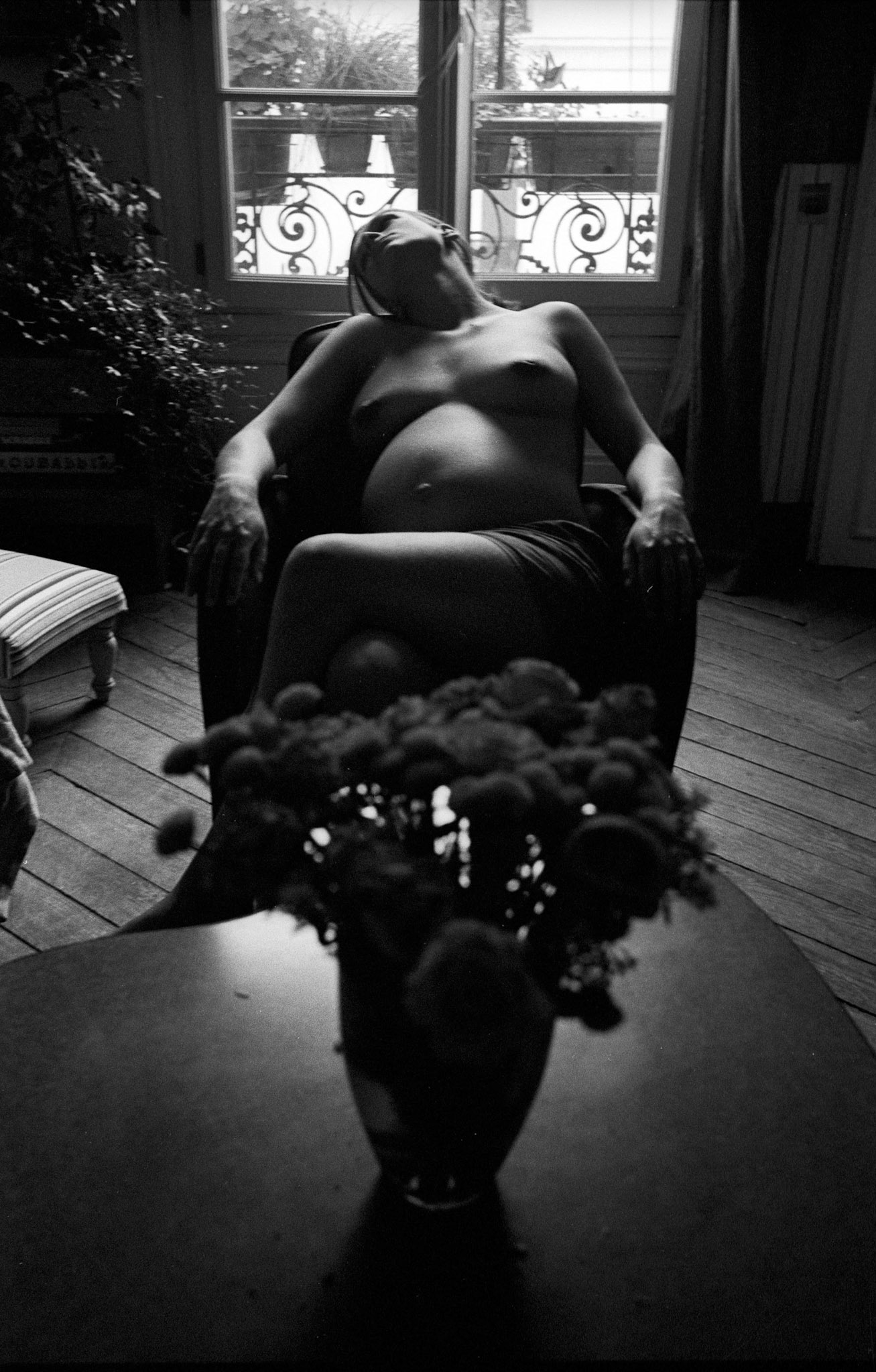 9 mois et toi : suite photographique sur les 9 mois d'une femme enceinte.France, mars-septembre 2006