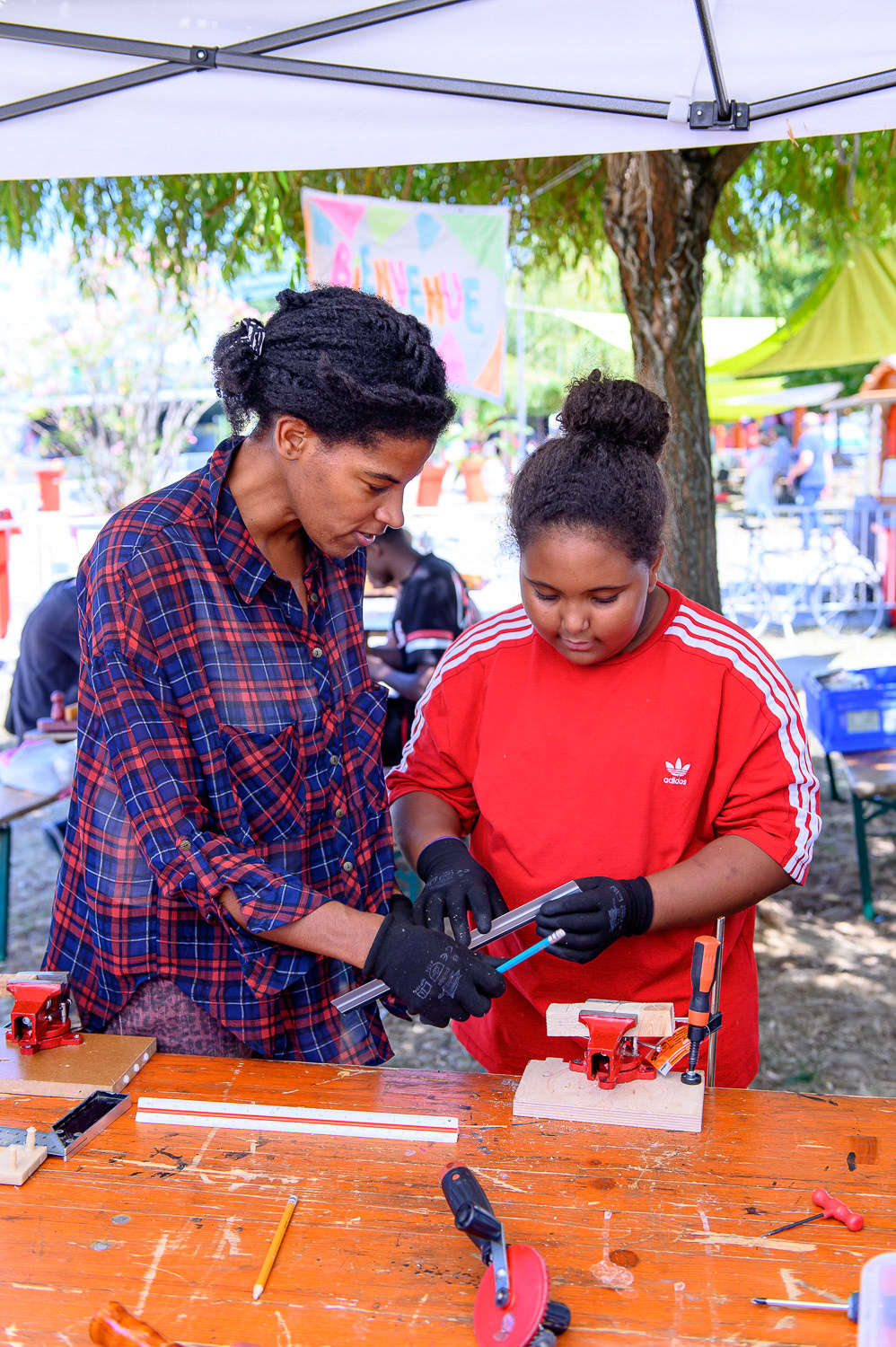 Atelier Bricolage malin àl' Été du canal (stand médiathèque) . Noisy le Sec.12 juillet 2022.