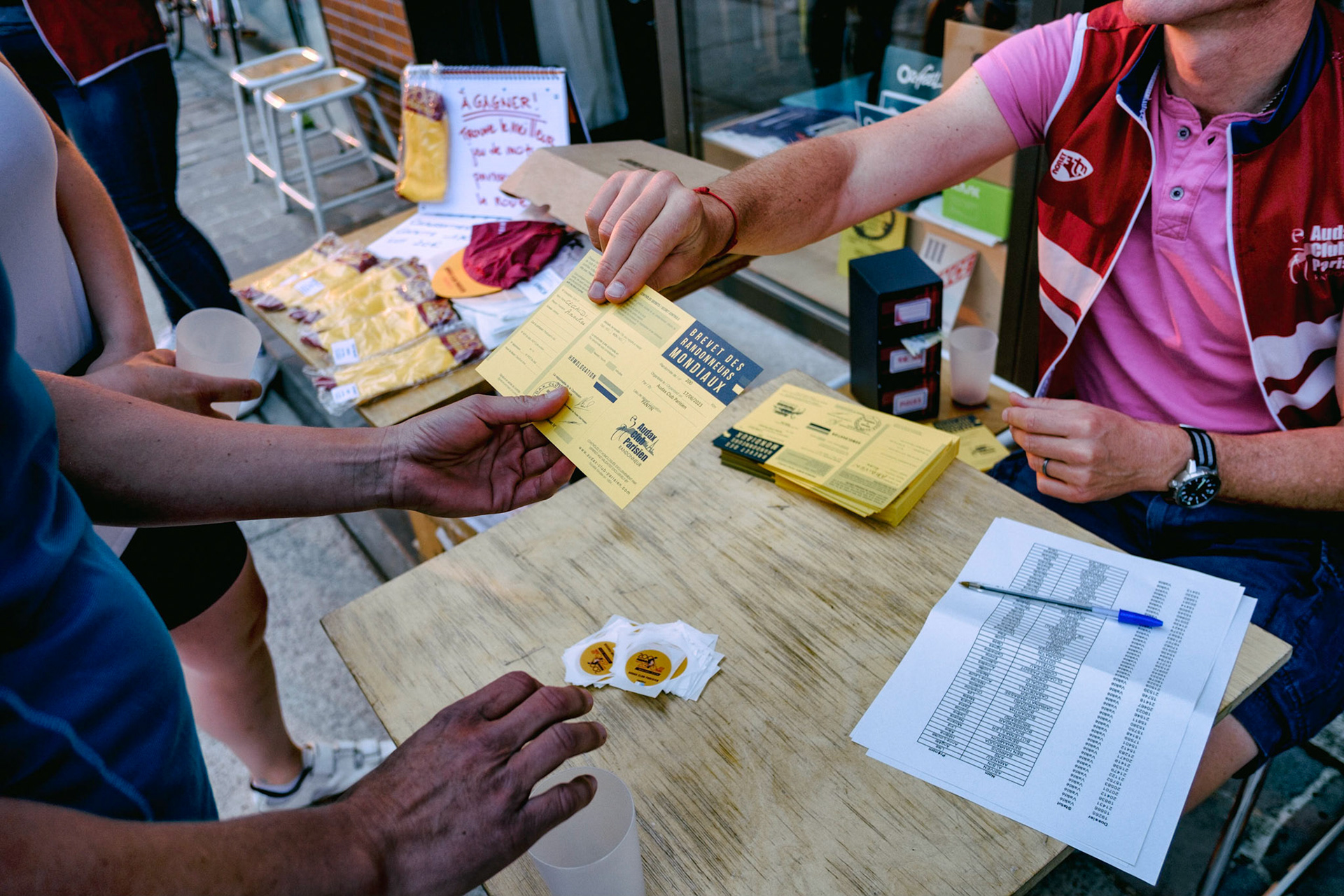 Pour la troisième année consécutive, l’Audax Club Parisien propose un Brevet de Randonneurs Mondiaux de 200 km, ouvert exclusivement aux cyclistes féminines.L’objectif est de mettre en lumière la pratique du cyclisme féminin de longue distance, et de réunir les rouleuses de tous horizons. Paris et région parisienne, 17 juin 2023.