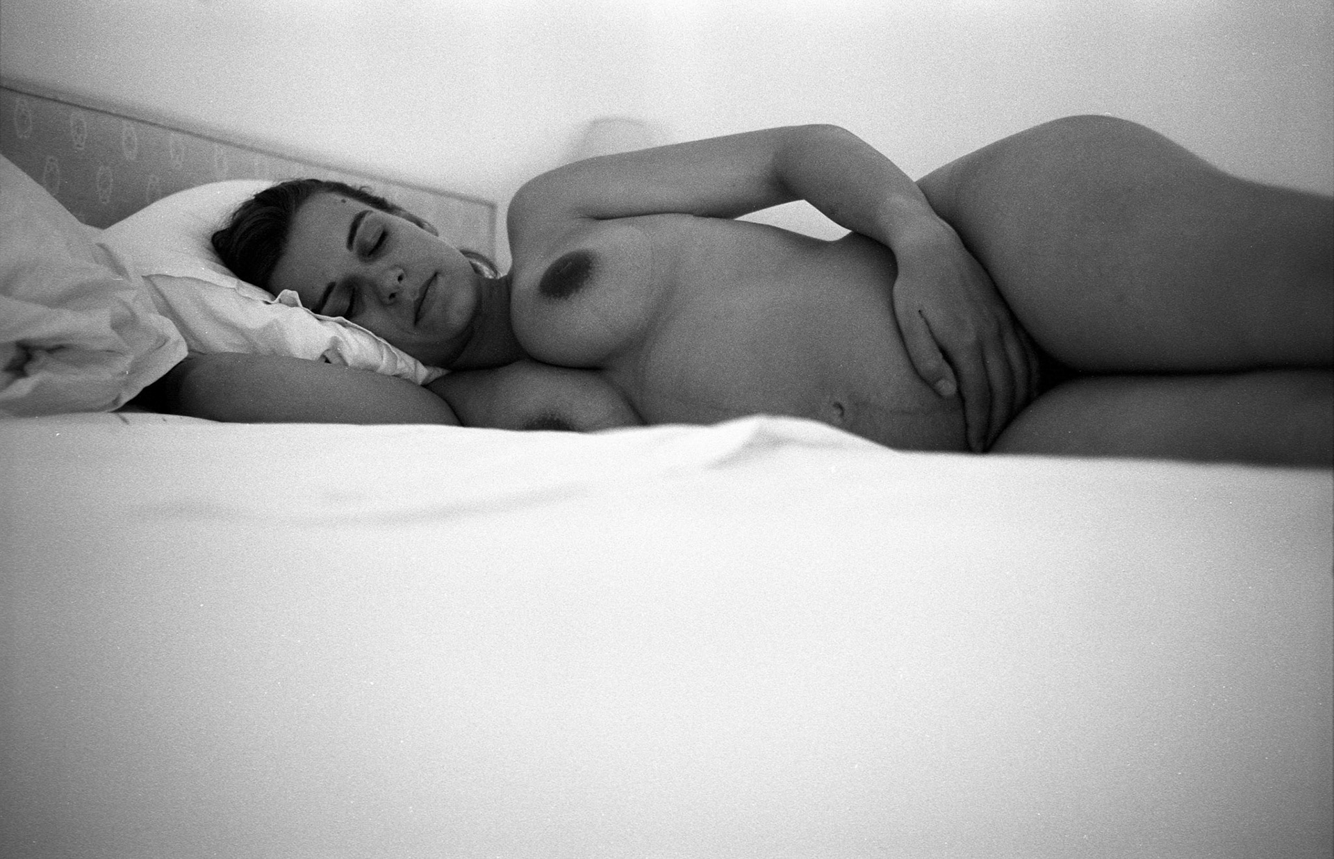 9 mois et toi : suite photographique sur les 9 mois d'une femme enceinte.France, mars-septembre 2006