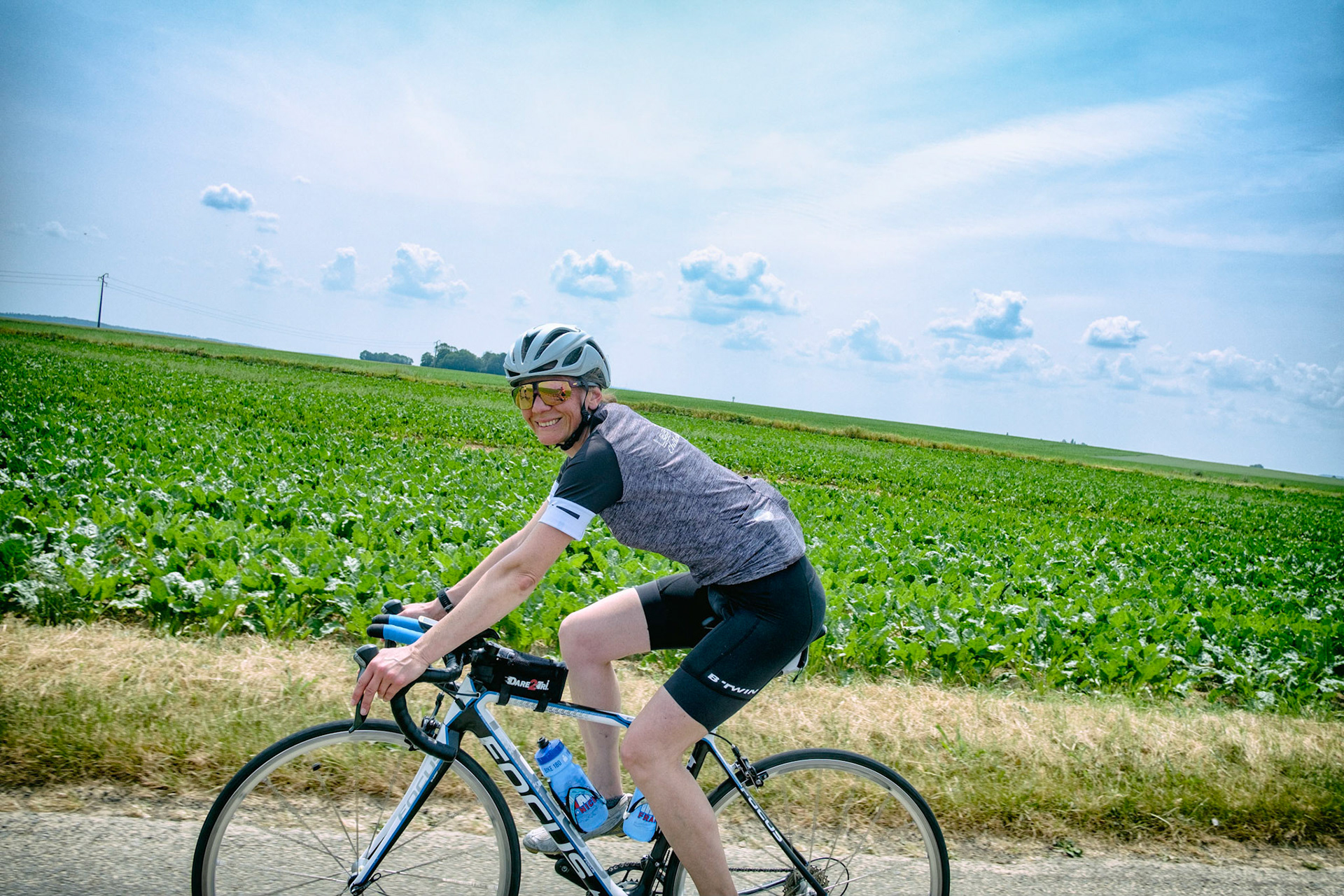 Pour la troisième année consécutive, l’Audax Club Parisien propose un Brevet de Randonneurs Mondiaux de 200 km, ouvert exclusivement aux cyclistes féminines.L’objectif est de mettre en lumière la pratique du cyclisme féminin de longue distance, et de réunir les rouleuses de tous horizons. Paris et région parisienne, 17 juin 2023.