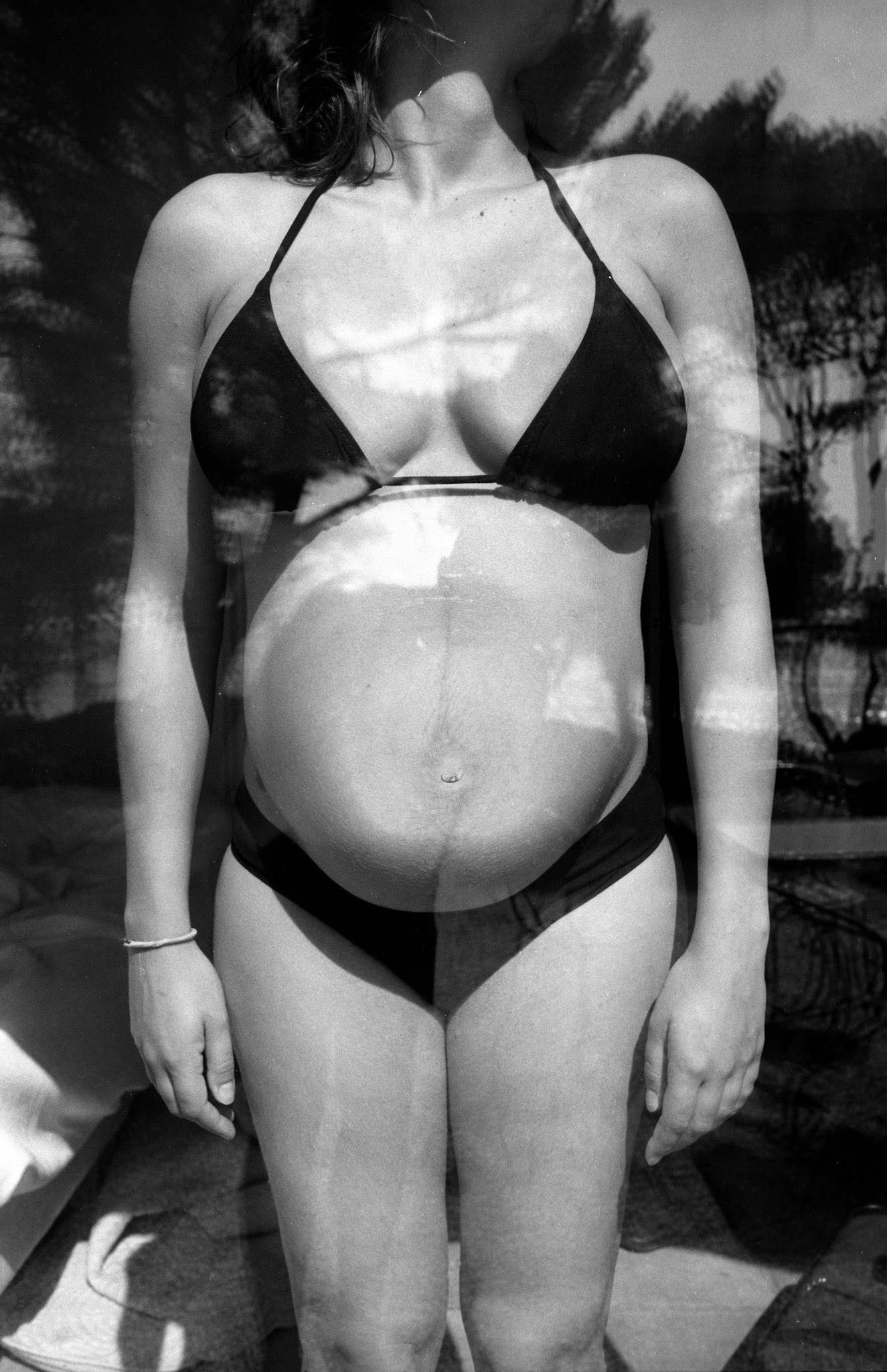 9 mois et toi : suite photographique sur les 9 mois d'une femme enceinte.France, mars-septembre 2006